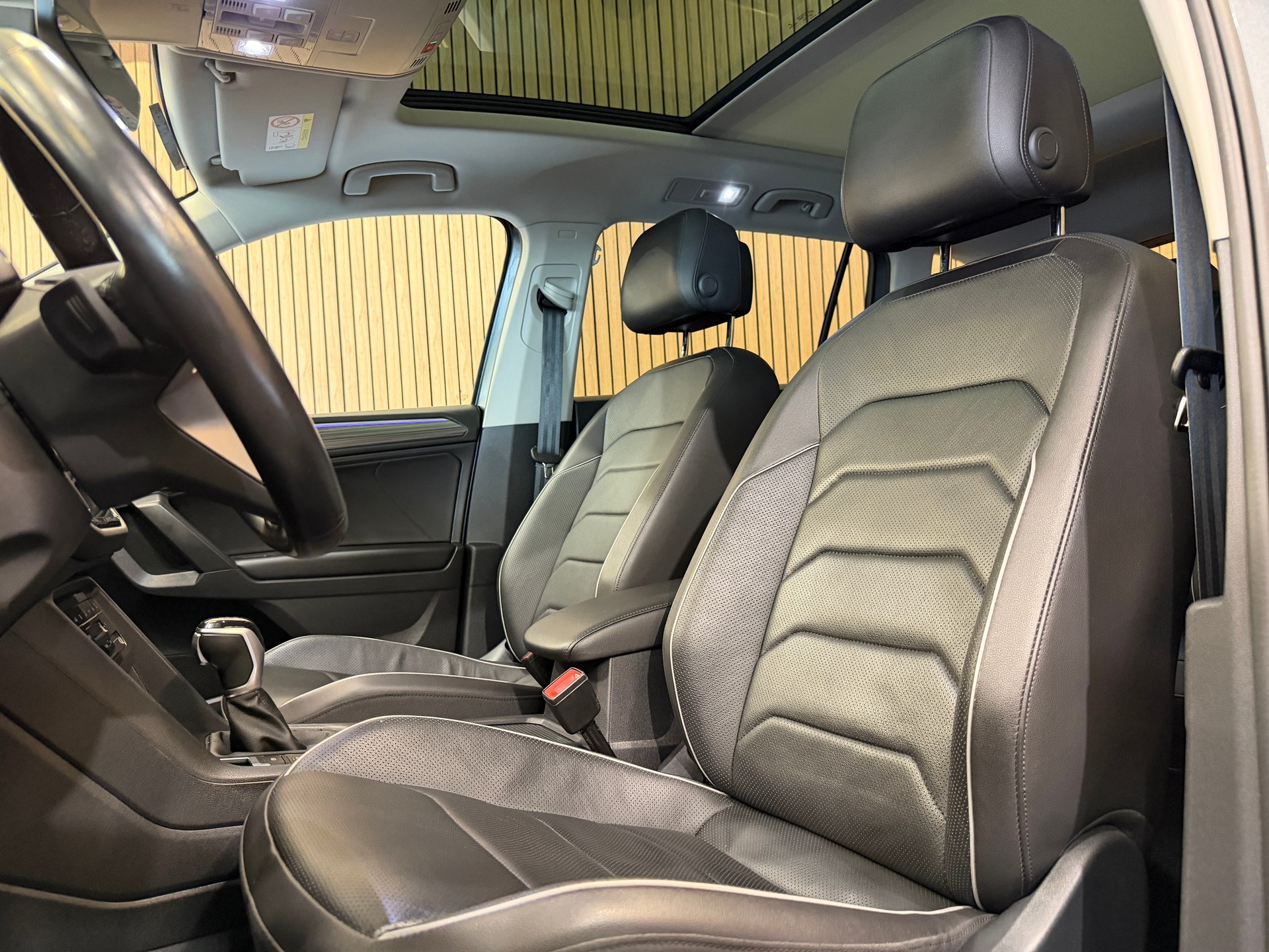 VW Tiguan Allspace 2.0 TDI SCR Elegance 4Motion DSG-image-13