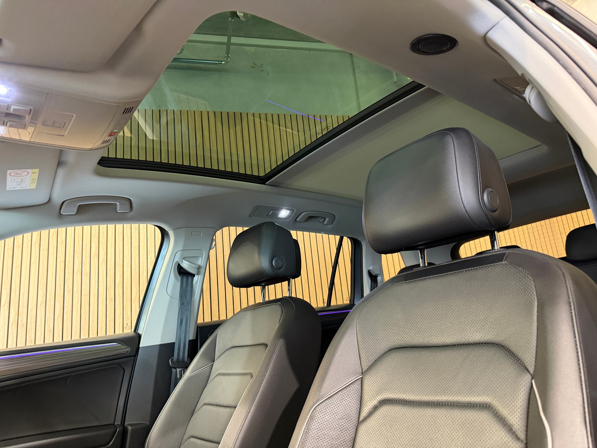 VW Tiguan Allspace 2.0 TDI SCR Elegance 4Motion DSG-image-15