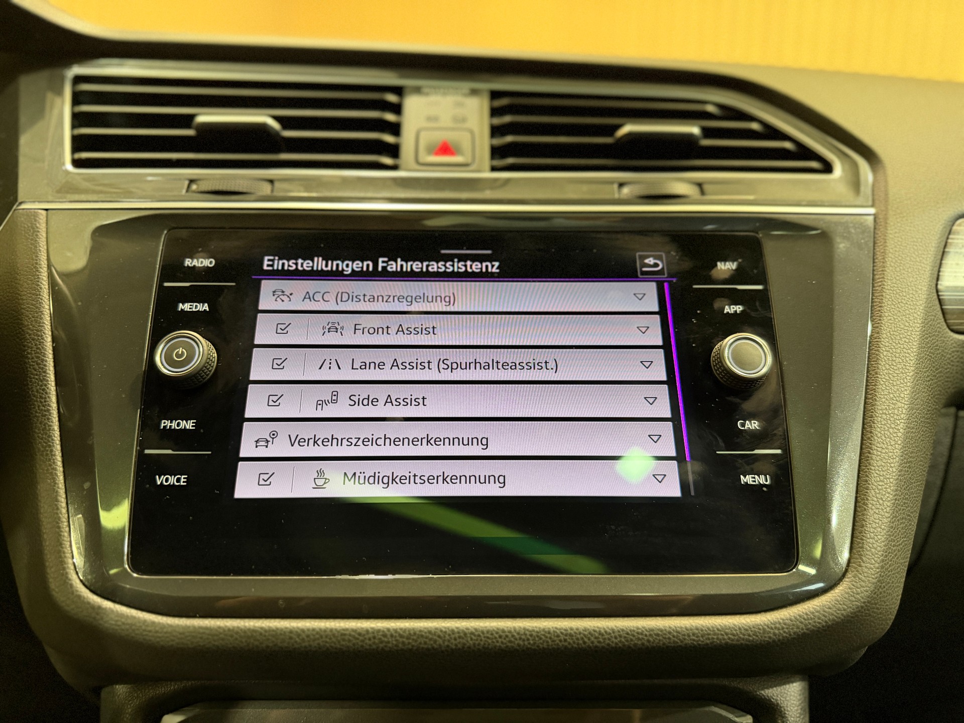 VW Tiguan Allspace 2.0 TDI SCR Elegance 4Motion DSG-image-11