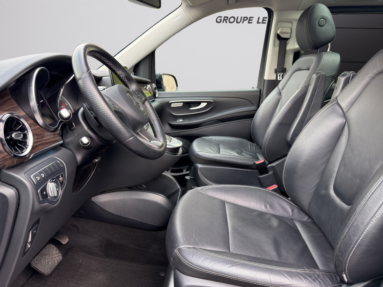 Image MERCEDES-BENZ V-220 V 220 d Exclusive lang 4Matic 9G-Tronic