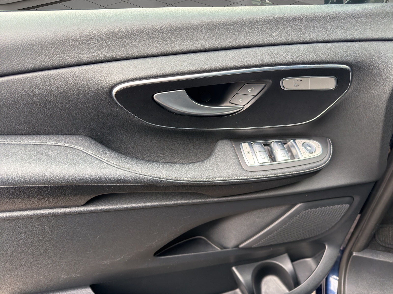 Image MERCEDES-BENZ V-220 V 220 d Exclusive lang 4Matic 9G-Tronic