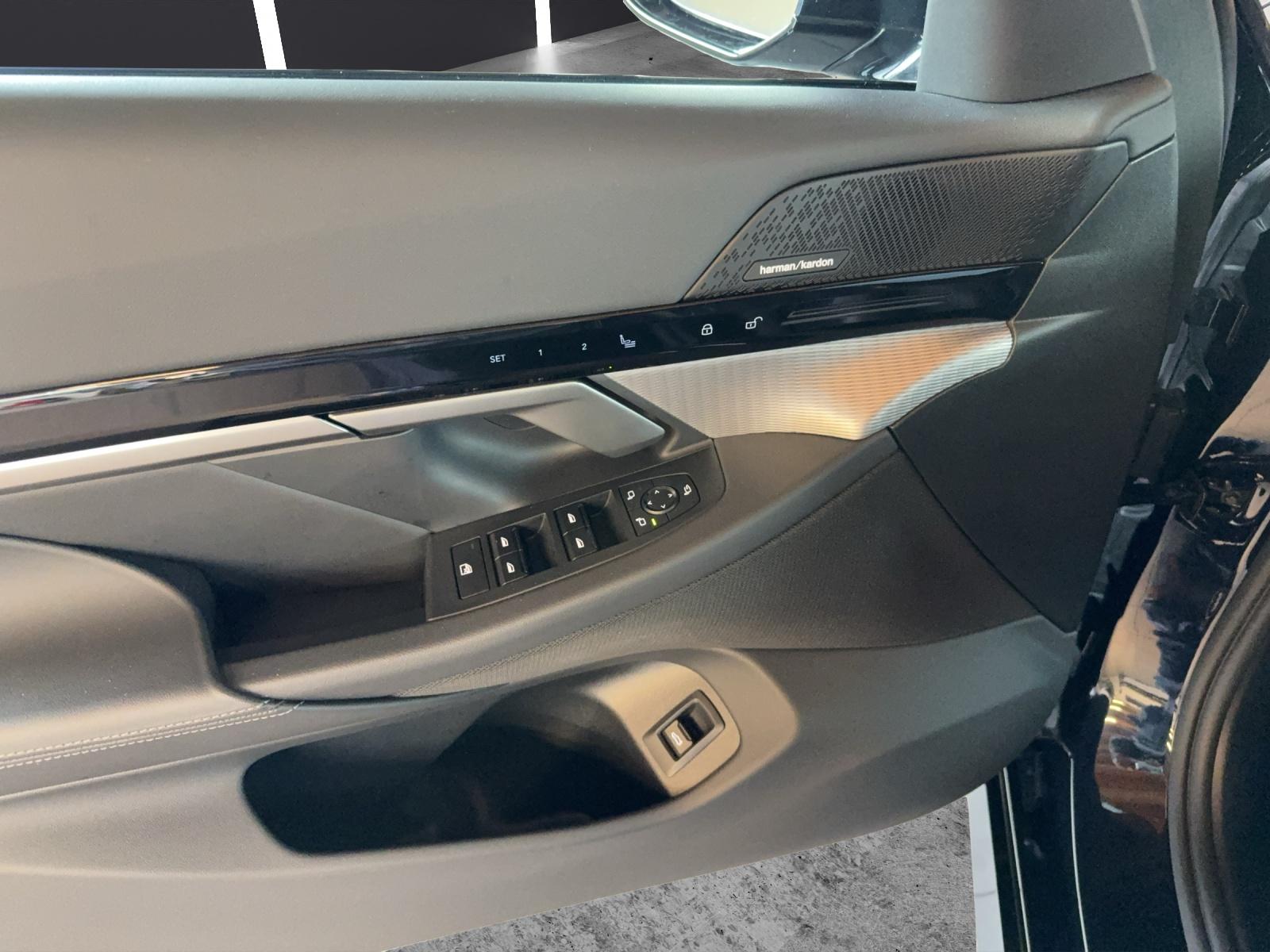 BMW 520d xDrive Touring M Sport-image-10