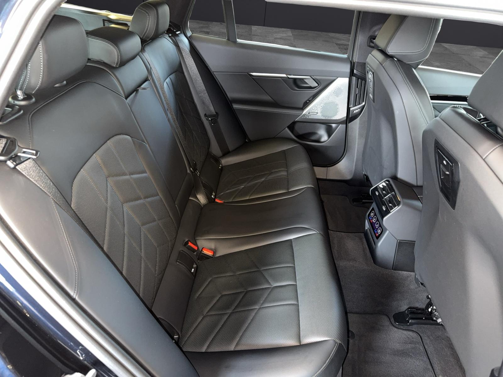 BMW 520d xDrive Touring M Sport-image-14
