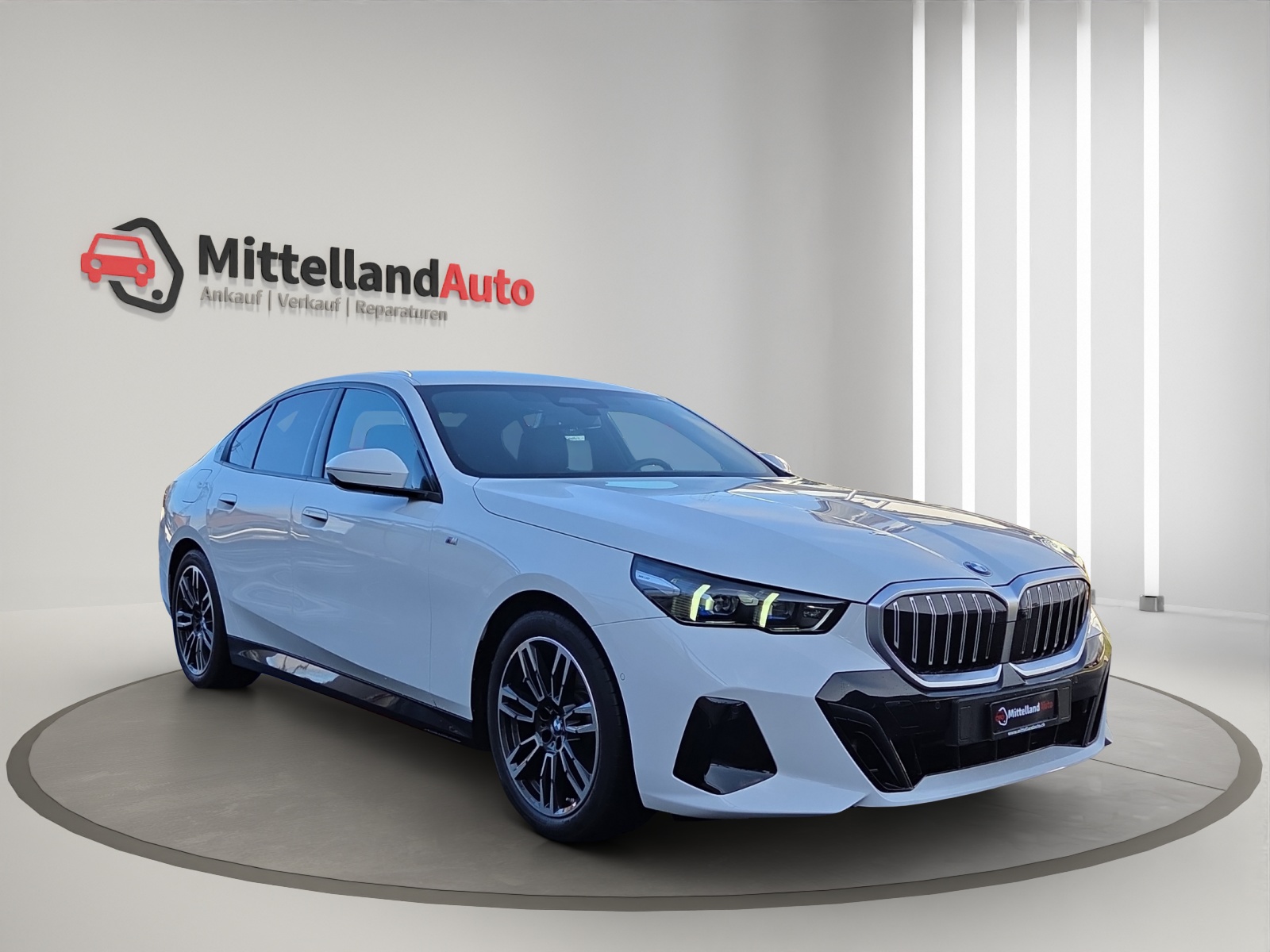 BMW 520d xDrive 48V M Sport Steptronic-image-2
