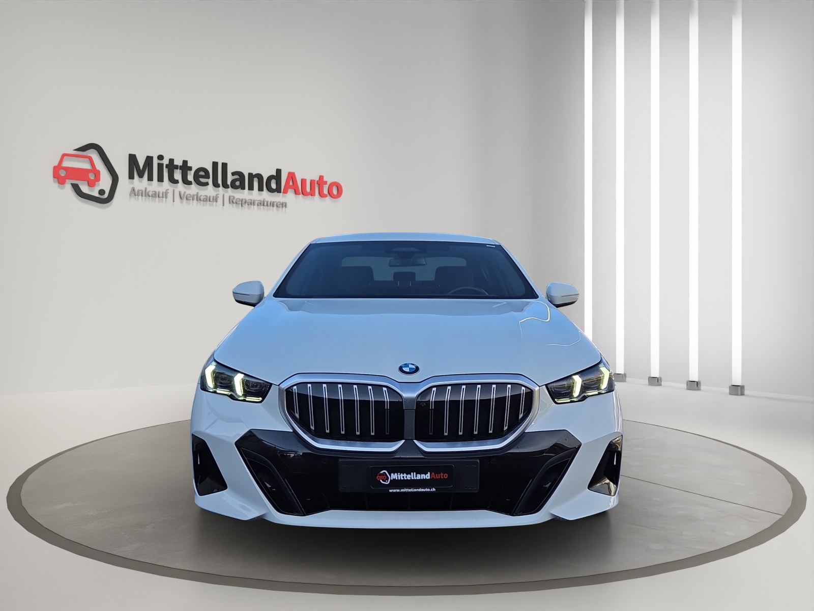 BMW 520d xDrive 48V M Sport Steptronic-image-1