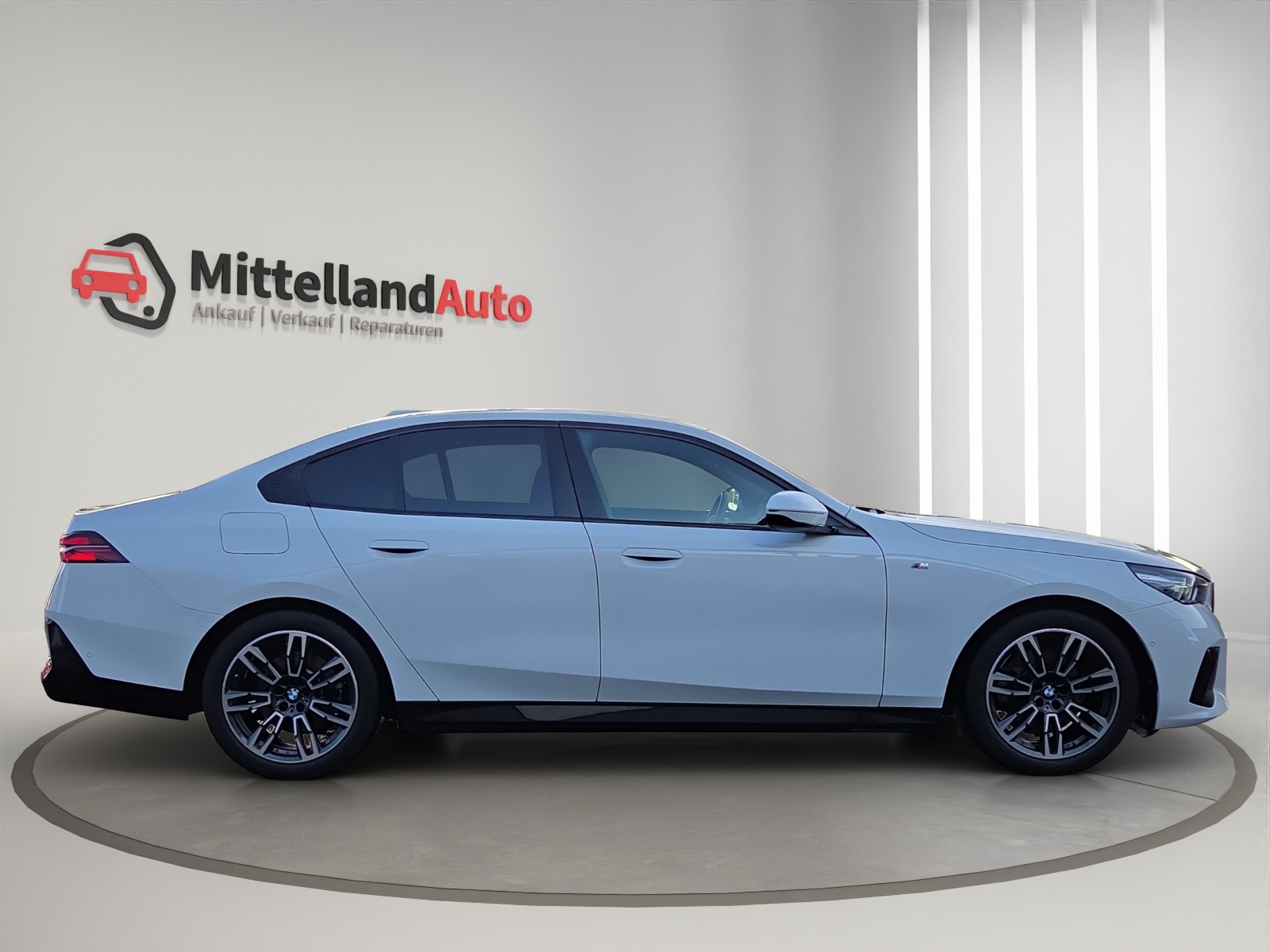 BMW 520d xDrive 48V M Sport Steptronic-image-3
