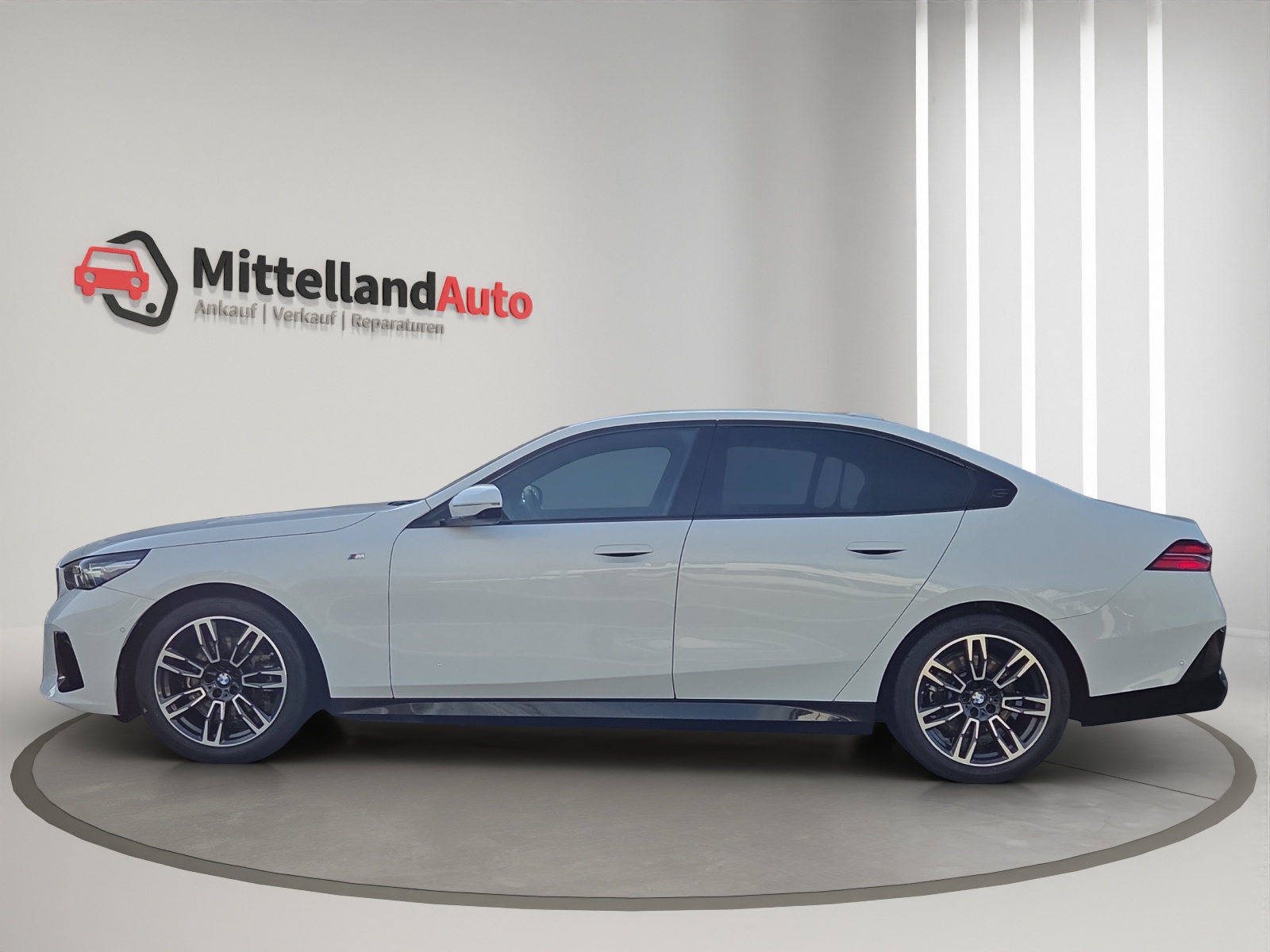BMW 520d xDrive 48V M Sport Steptronic-image-4