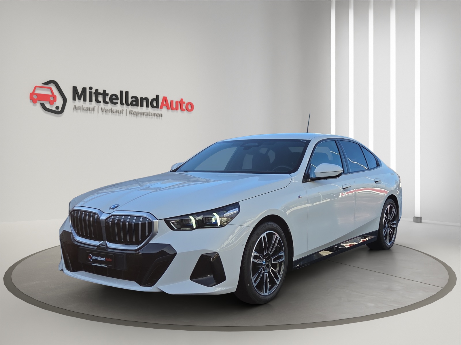 BMW 520d xDrive 48V M Sport Steptronic-image-0