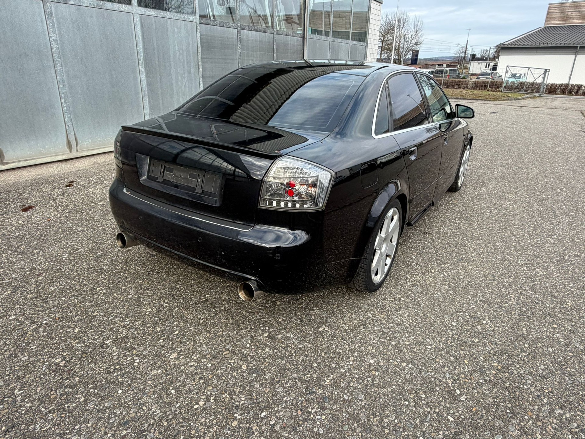 AUDI S4 4.2 V8 quattro-image-2