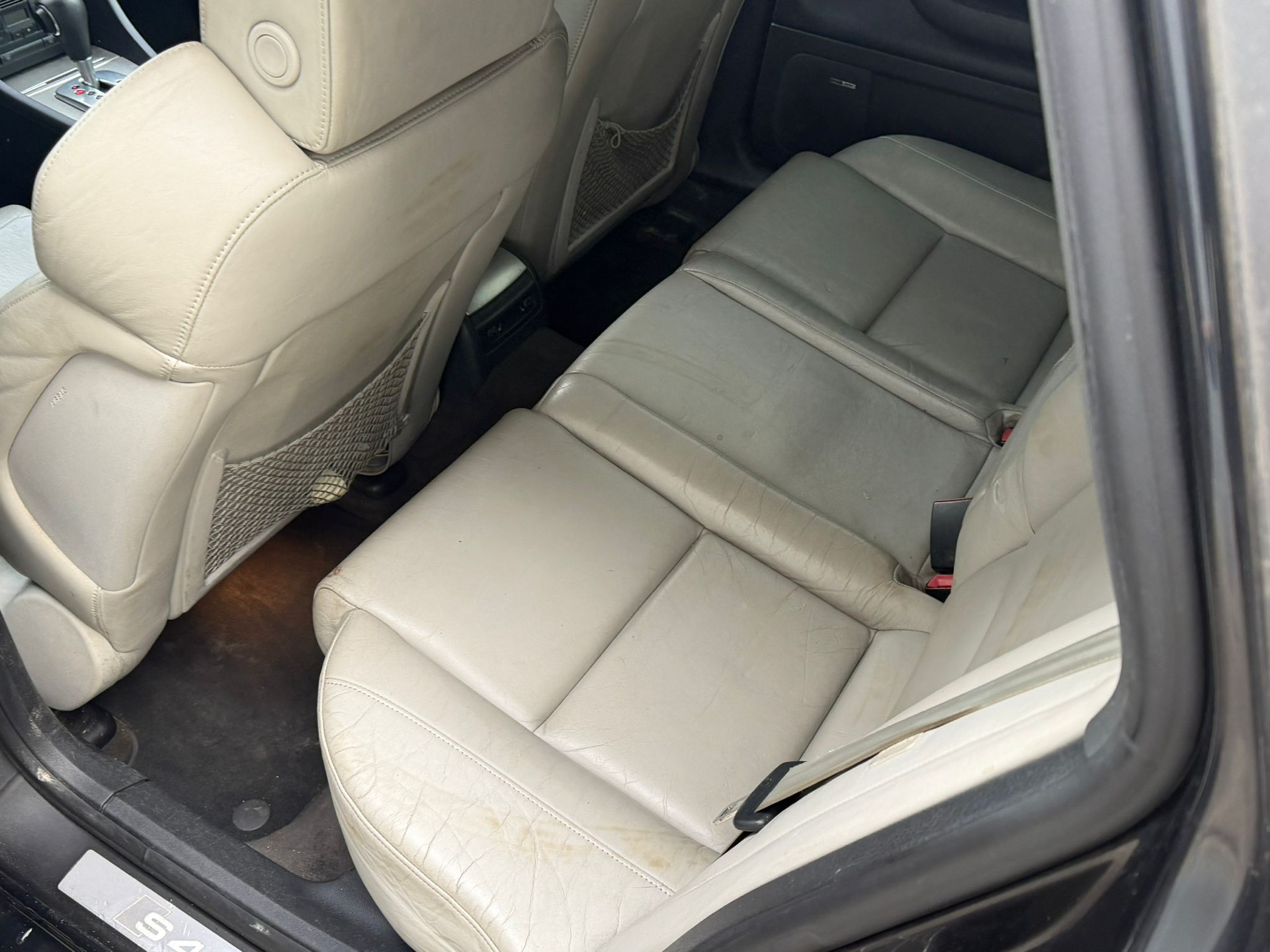 AUDI S4 4.2 V8 quattro-image-8