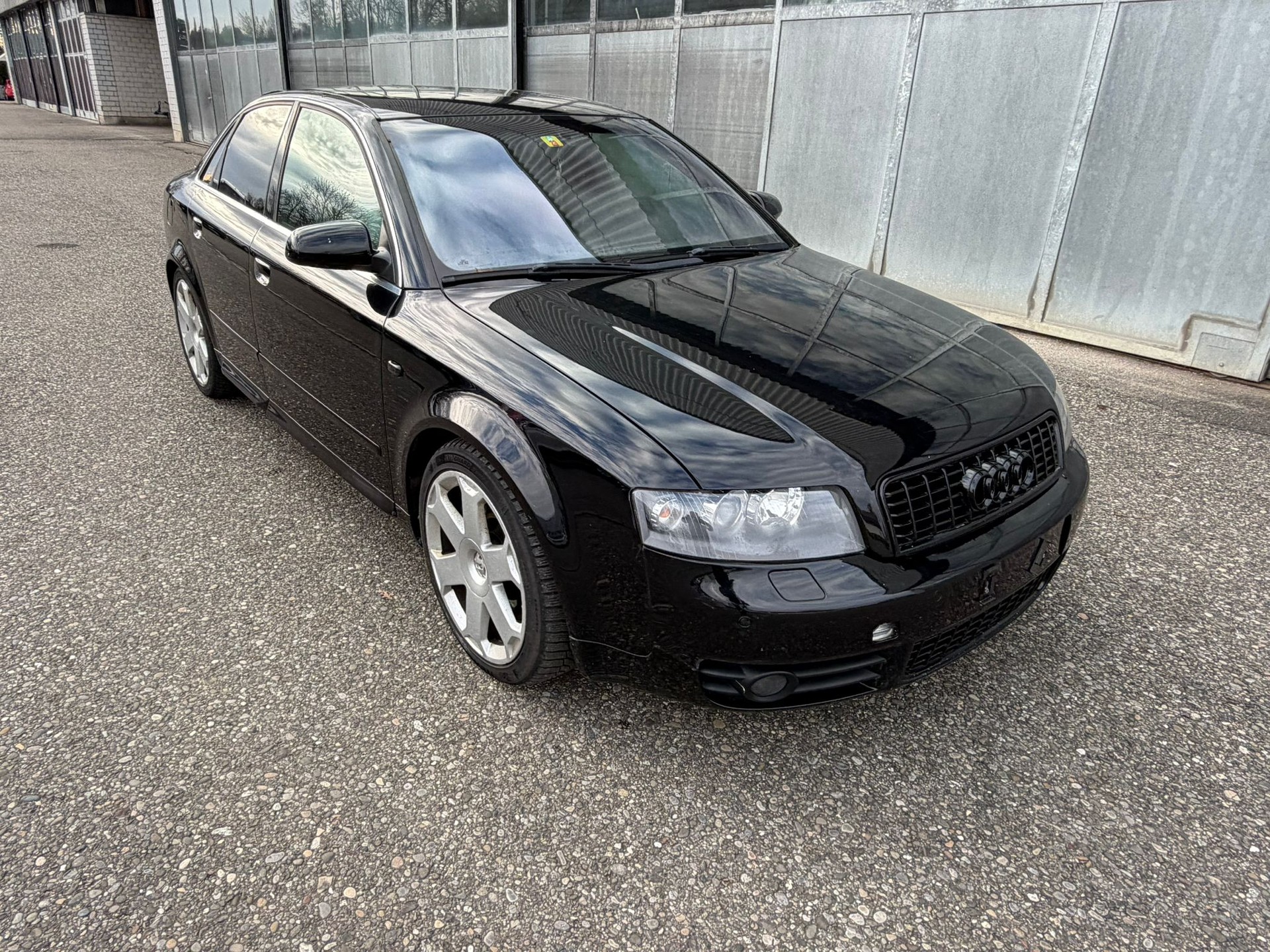 AUDI S4 4.2 V8 quattro-image-4