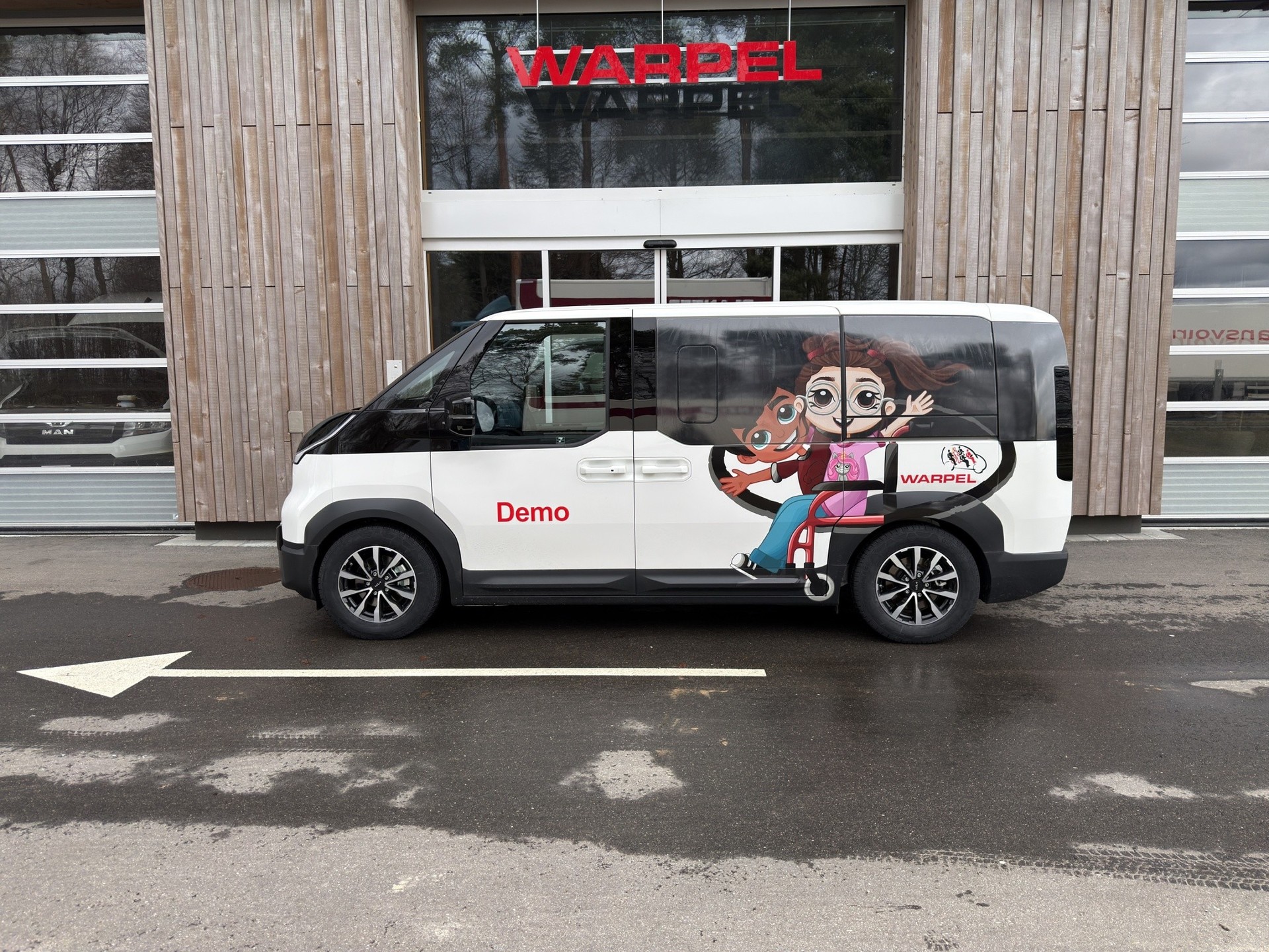 KIA PV5 Passenger 71.2 kWh-image-17