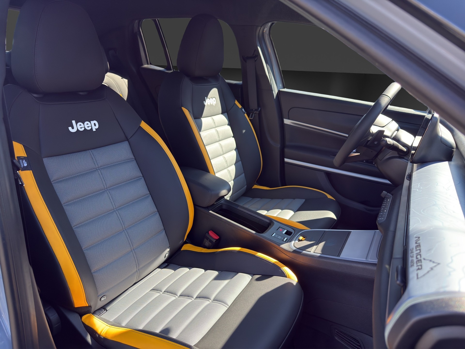 JEEP Avenger 1.2 Turbo MHEV The North Face 4xe-image-12