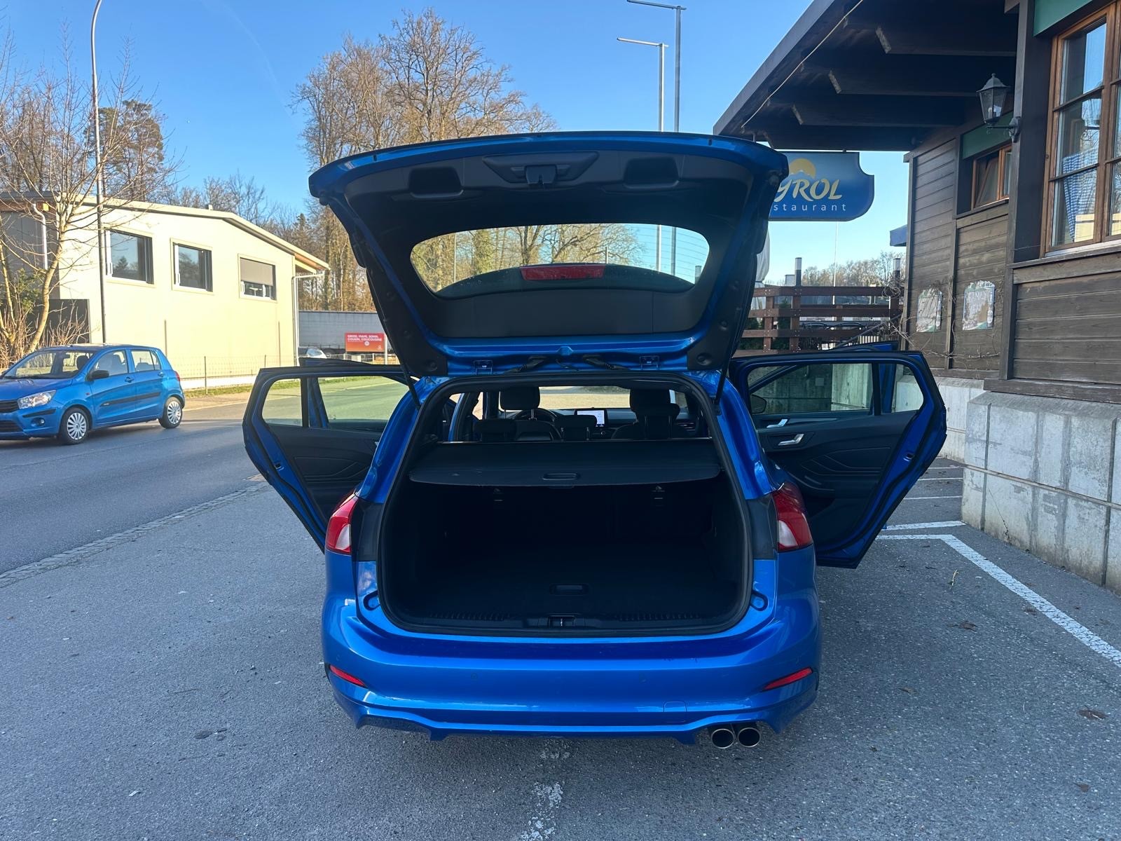 FORD Focus 1.0 SCTi ST Line Automatic-image-6