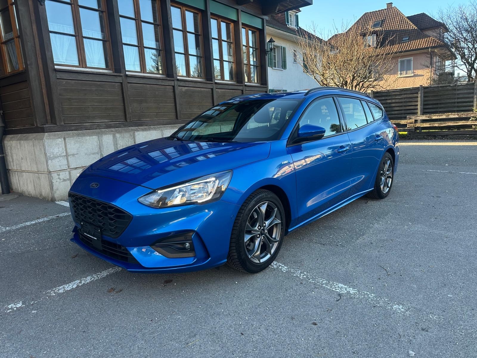 FORD Focus 1.0 SCTi ST Line Automatic-image-1
