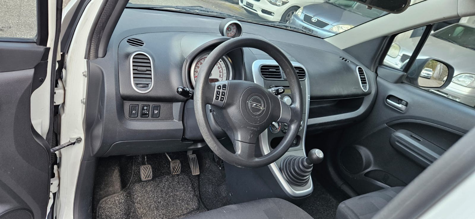 OPEL Agila 1.2 Enjoy-image-5
