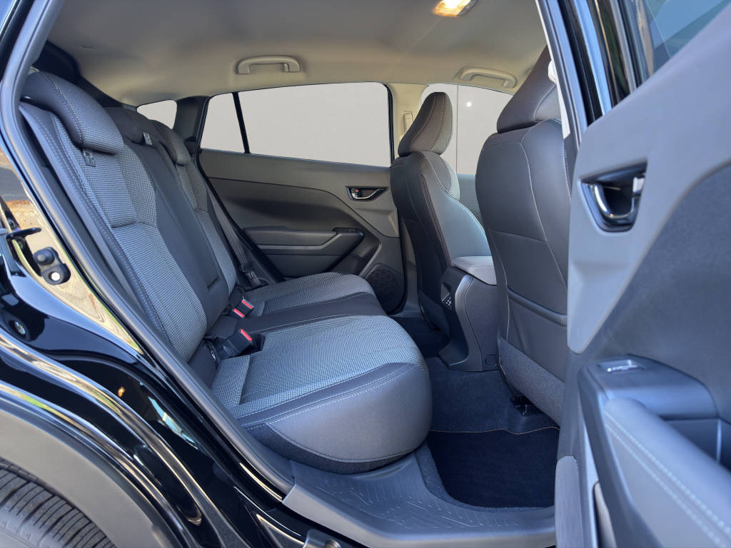SUBARU Crosstrek 2.0i e-Boxer Passion 4x4-image-9