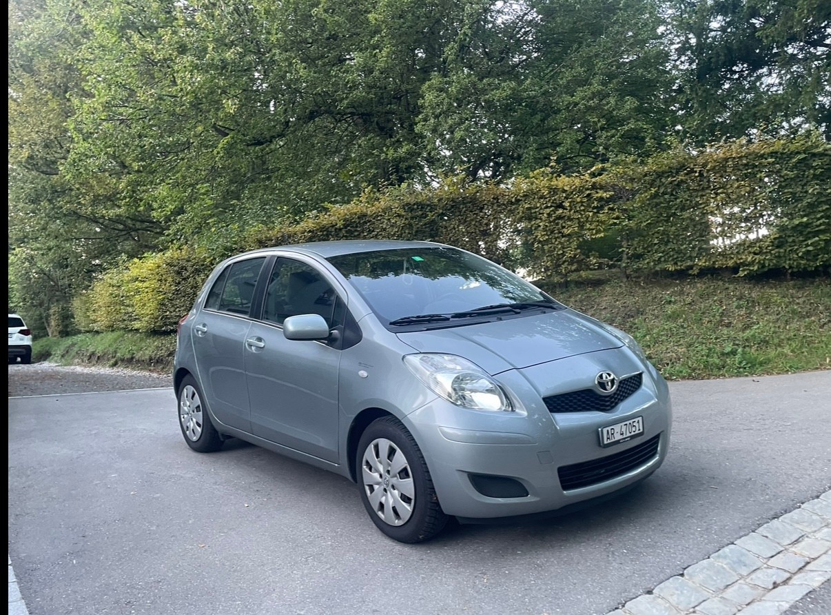 TOYOTA Yaris 1.33 Linea Sol Multimode