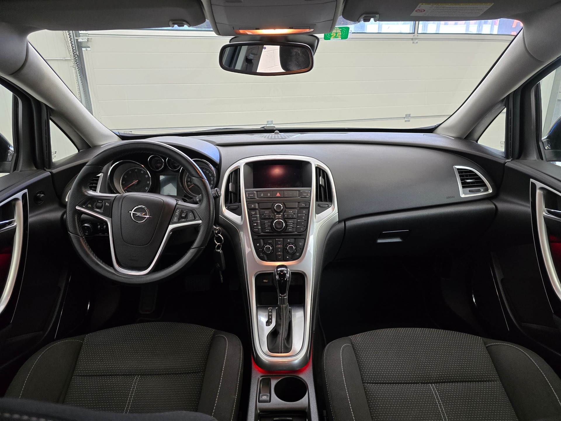 OPEL Astra 1.6i 16V Turbo Sport Automatic-image-5