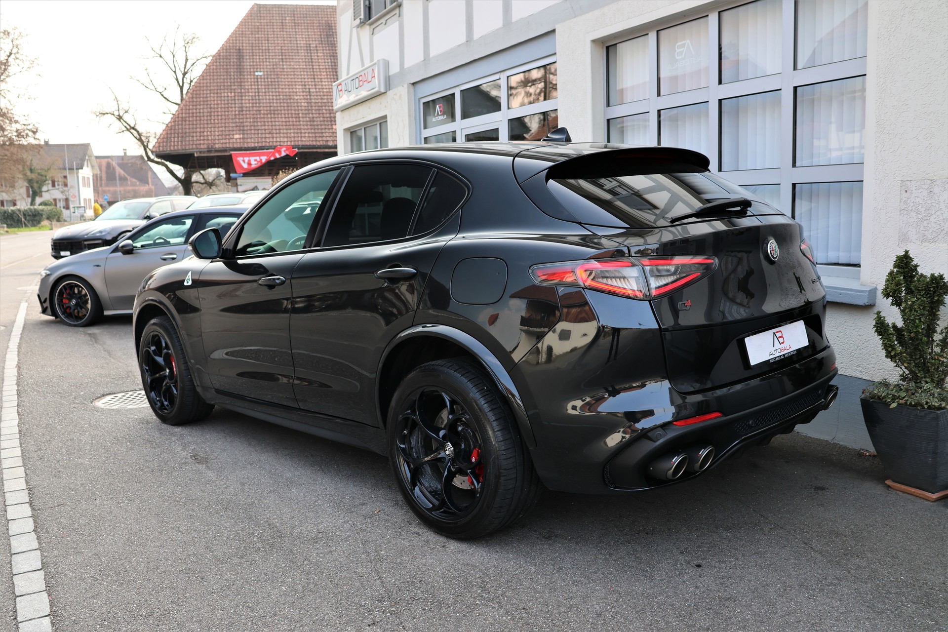 ALFA ROMEO Stelvio 2.9 V6 Quadrifoglio Q4 Automatic (CH) "Akrapovic"-image-6