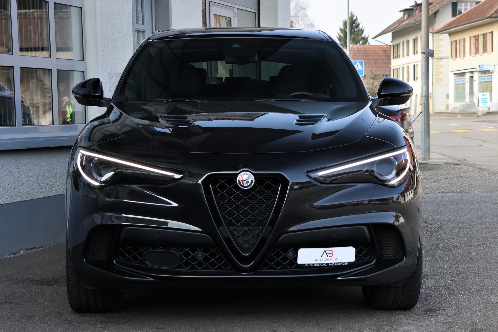 ALFA ROMEO Stelvio 2.9 V6 Quadrifoglio Q4 Automatic (CH) "Akrapovic"-image-1