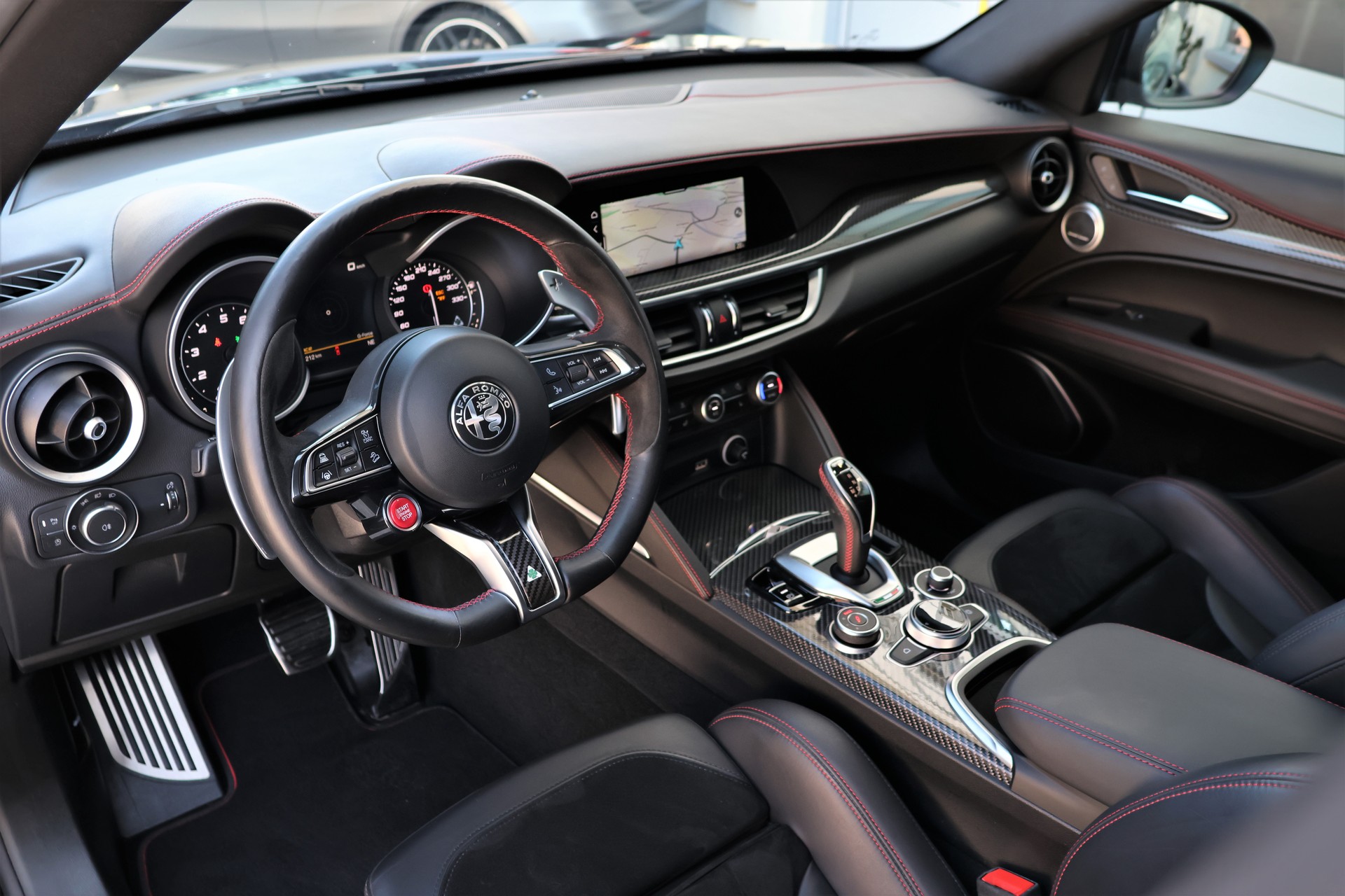 ALFA ROMEO Stelvio 2.9 V6 Quadrifoglio Q4 Automatic (CH) "Akrapovic"-image-10