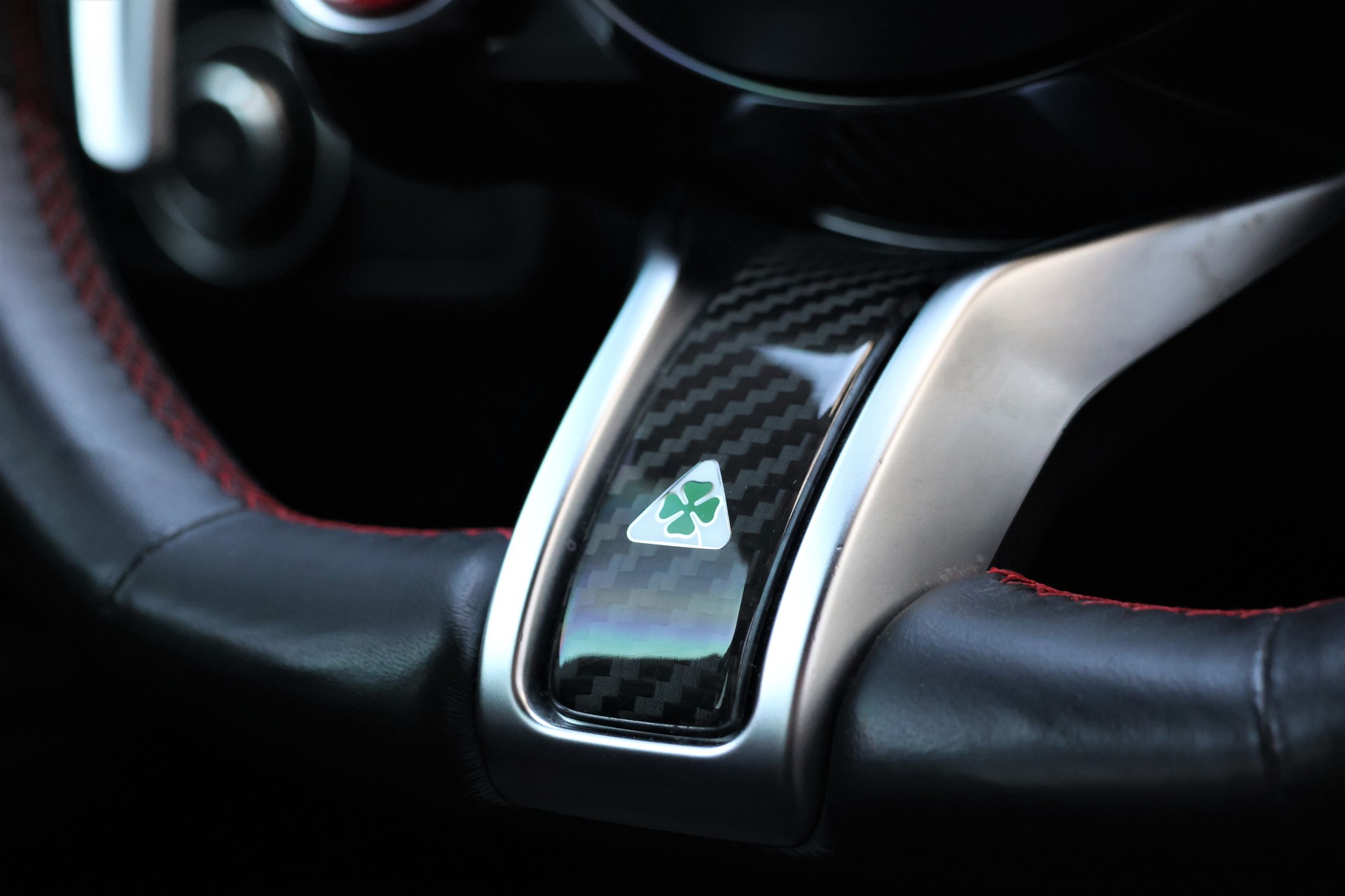 ALFA ROMEO Stelvio 2.9 V6 Quadrifoglio Q4 Automatic (CH) "Akrapovic"-image-19