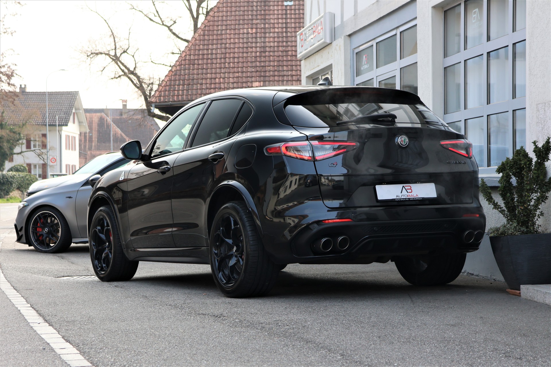 ALFA ROMEO Stelvio 2.9 V6 Quadrifoglio Q4 Automatic (CH) "Akrapovic"-image-2
