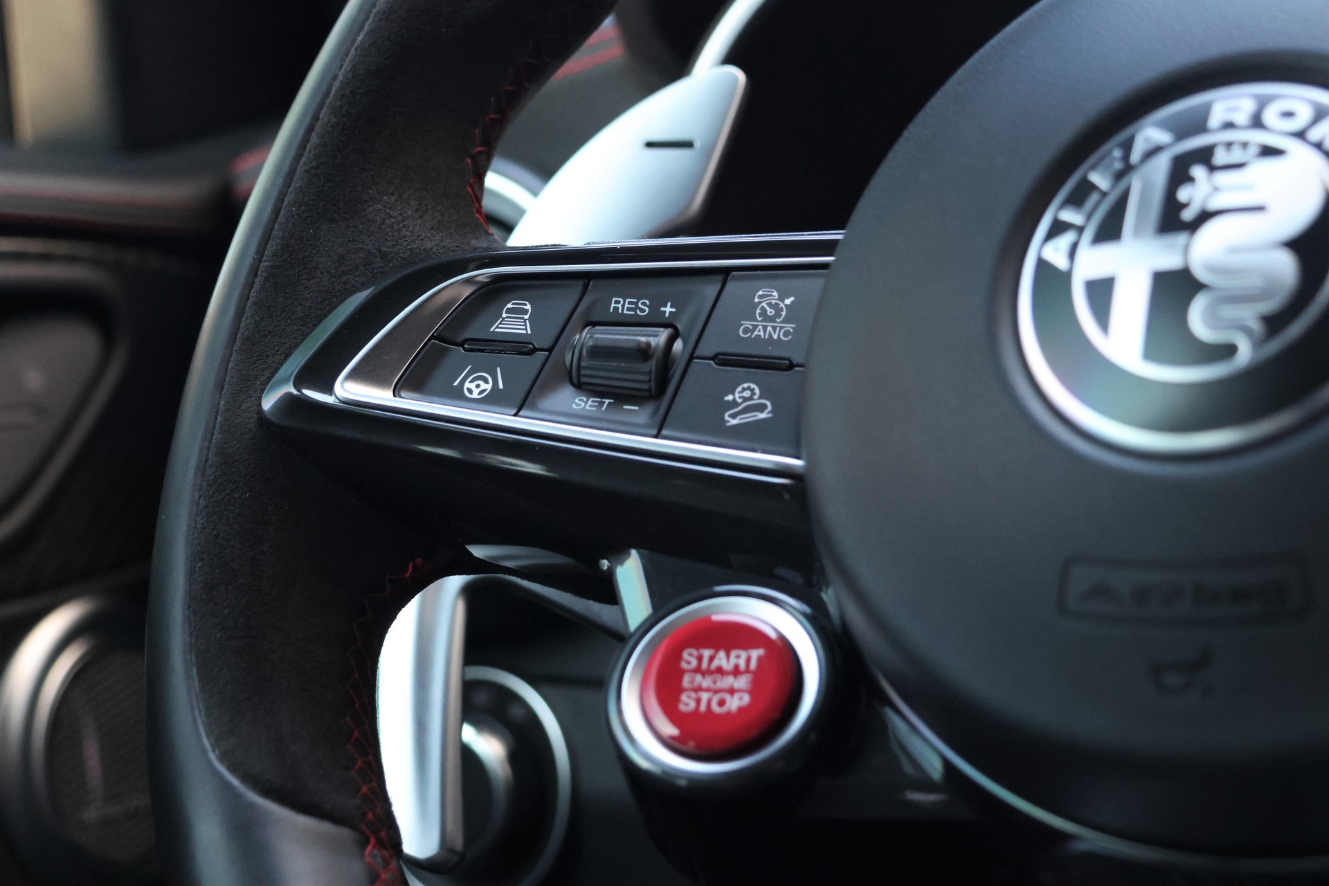 ALFA ROMEO Stelvio 2.9 V6 Quadrifoglio Q4 Automatic (CH) "Akrapovic"-image-18