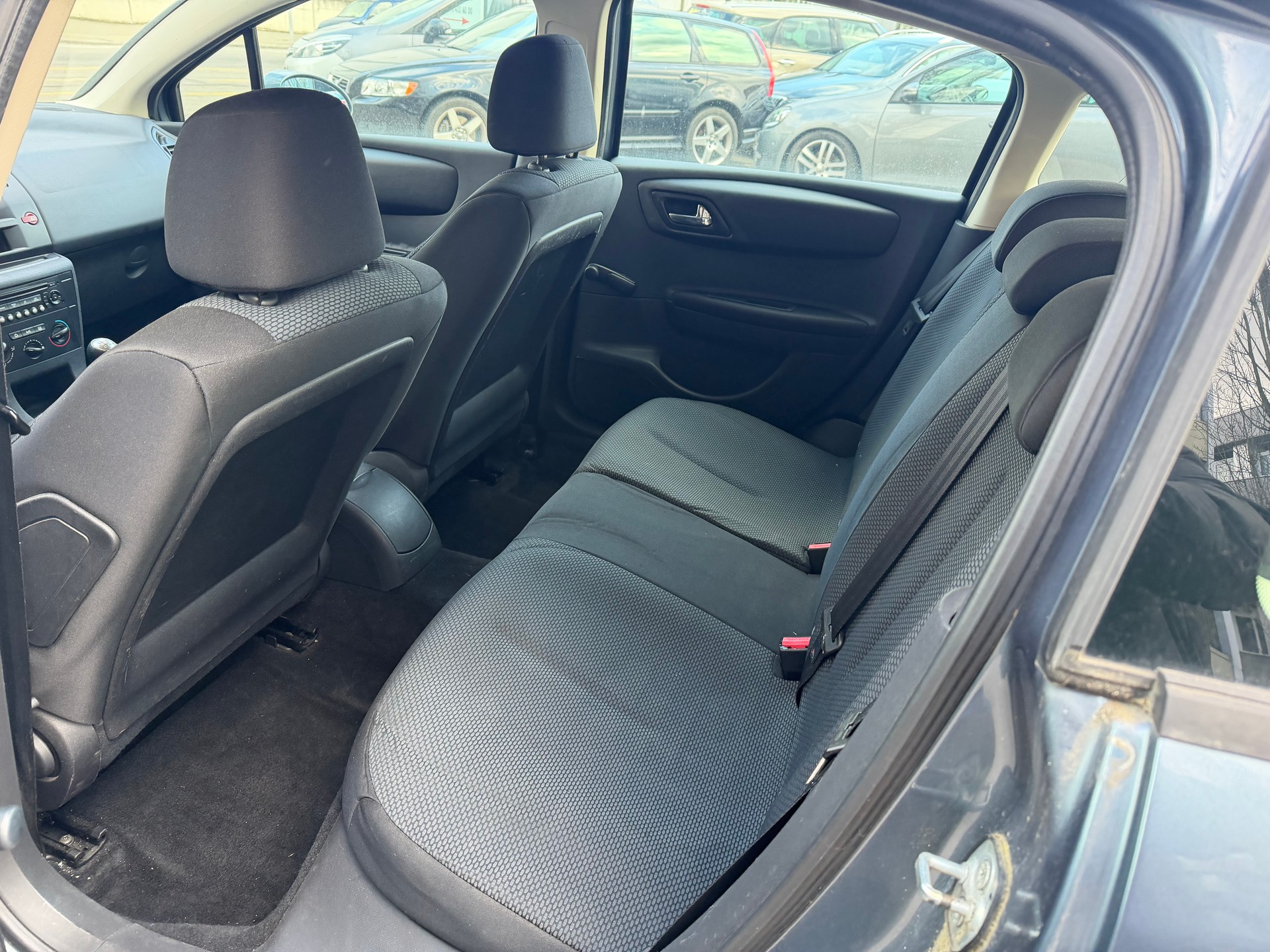 CITROEN C4 Berline 1.4i 16V X-image-12