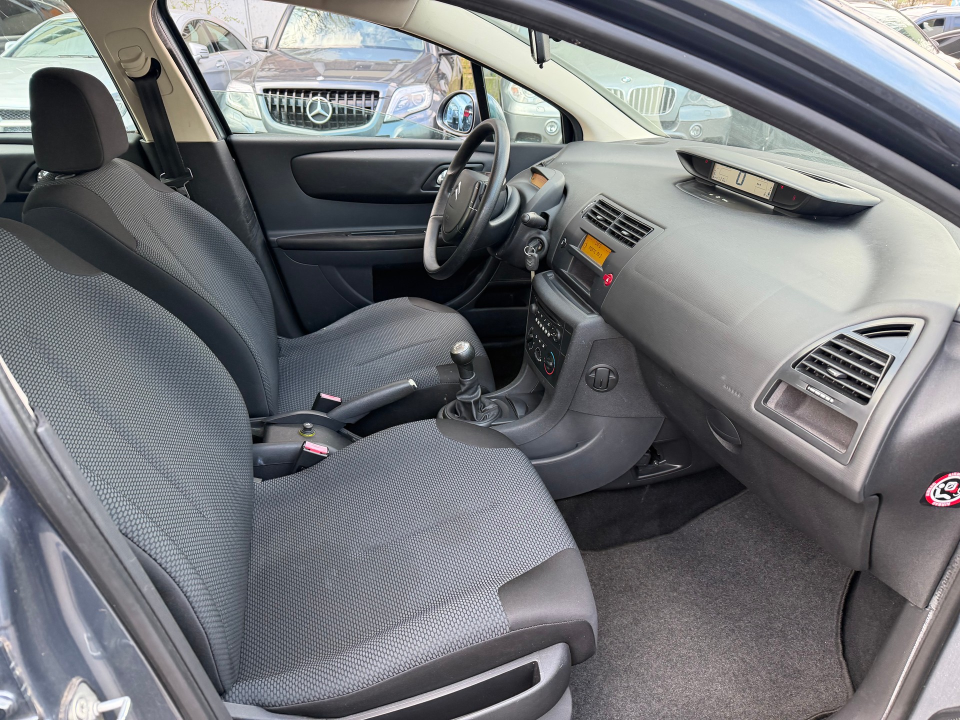 CITROEN C4 Berline 1.4i 16V X-image-10