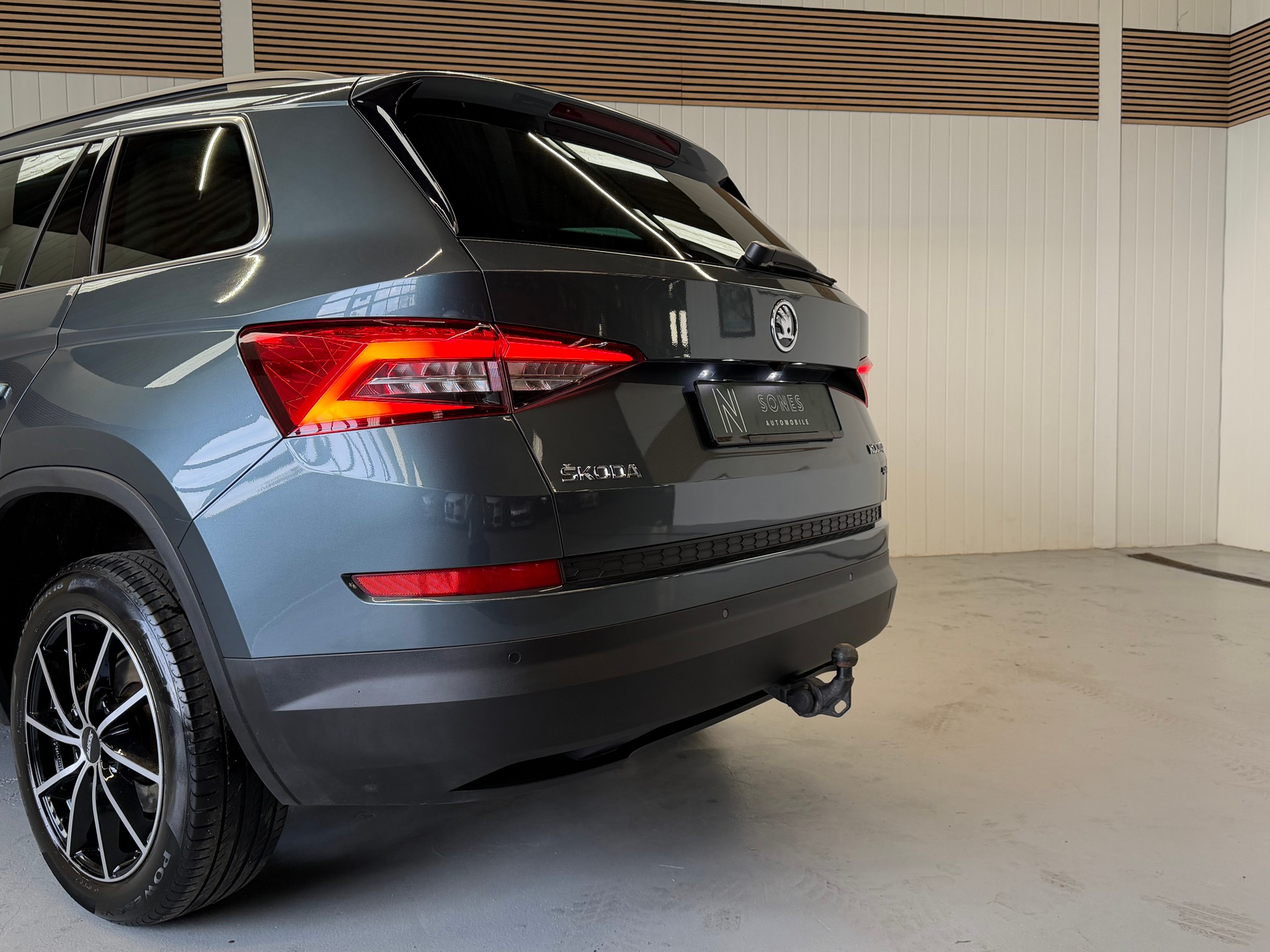 SKODA Kodiaq 2.0 TDI CR Scout 4x4 DSG 7-Plätzer frische MFK & Service-showroom-element-3