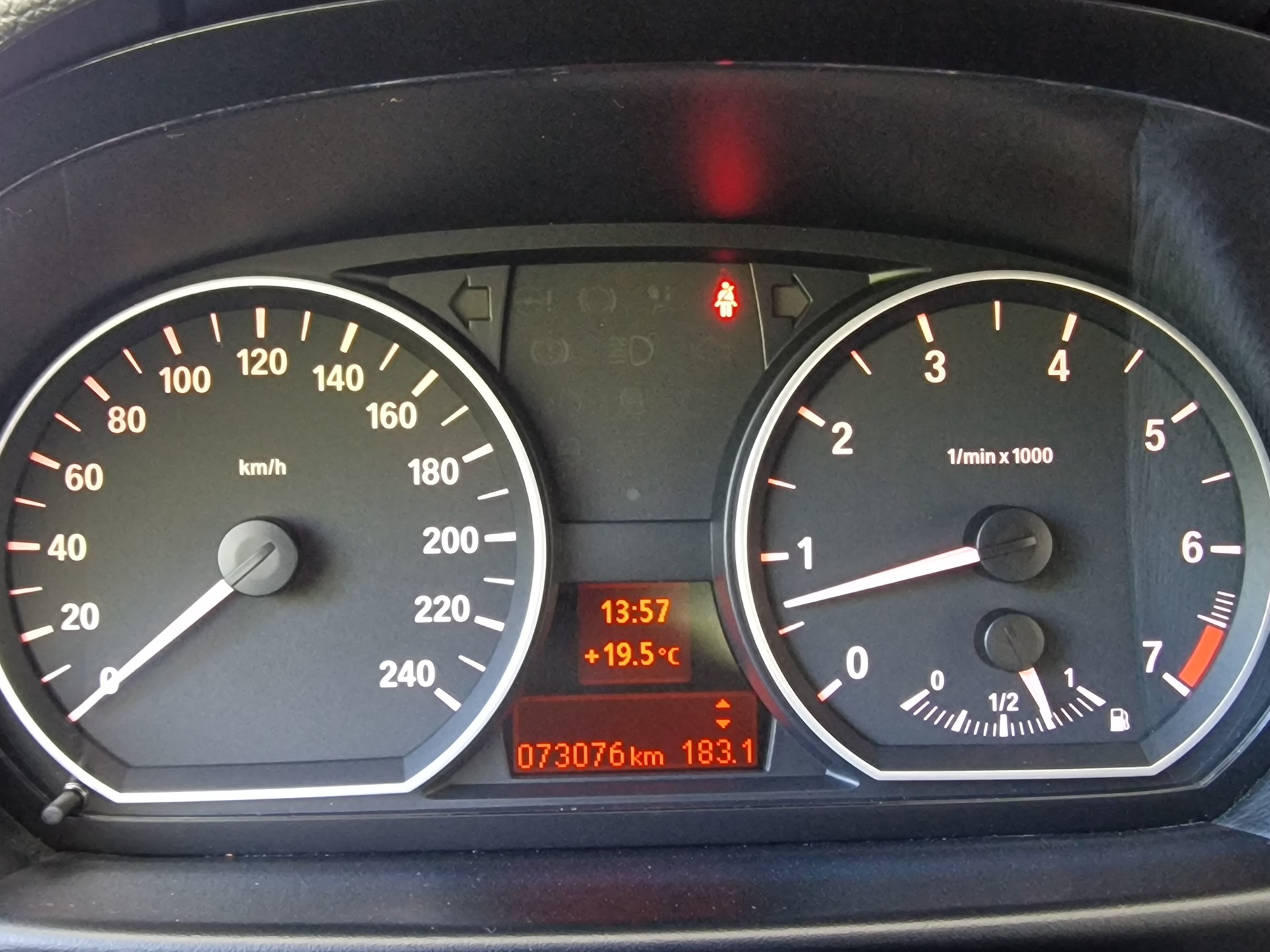 BMW 118i Cabrio-image-8