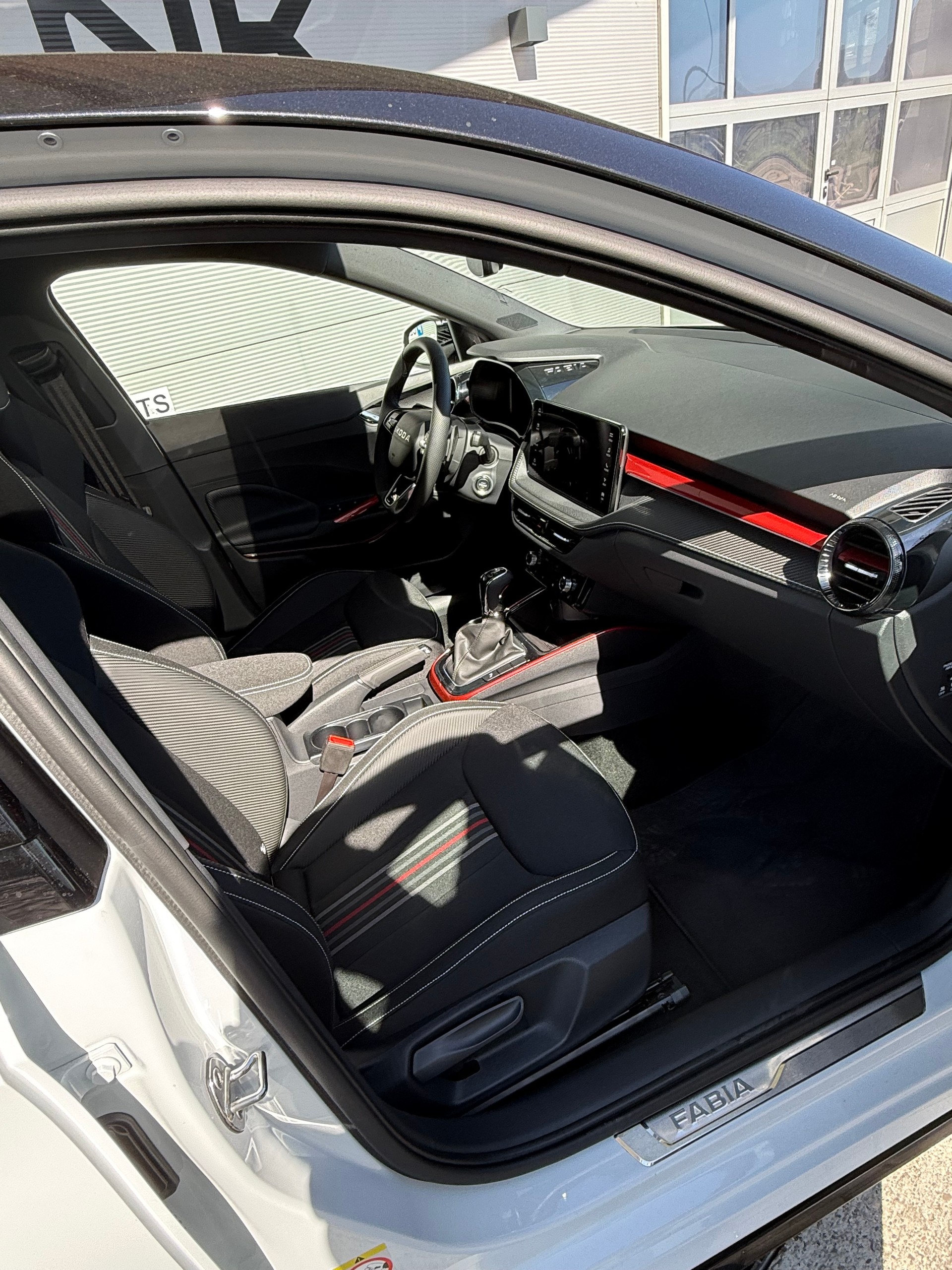 SKODA Fabia 1.5 TSI Monte Carlo DSG-image-4