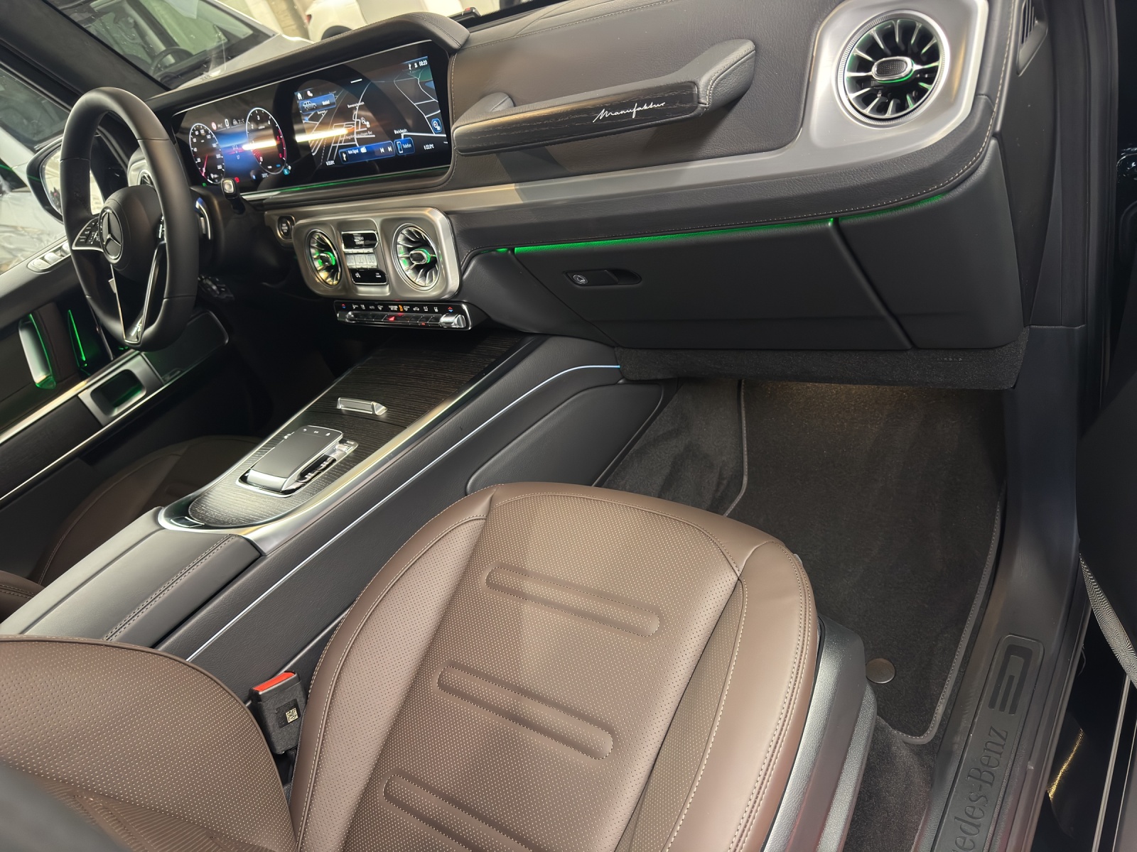 MERCEDES-BENZ G 450 d AMG Line-image-11