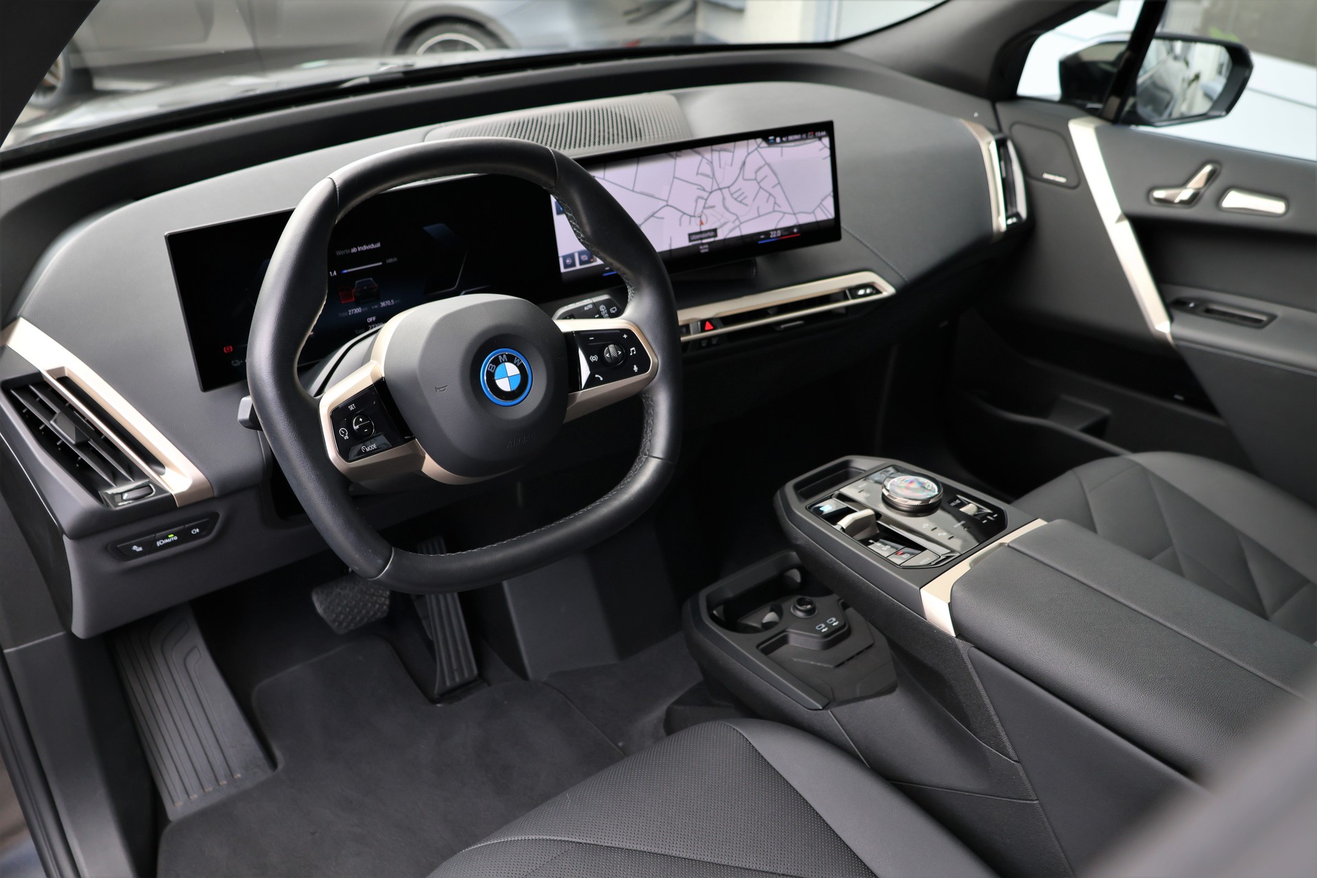 BMW iX xDrive40 Launch Edition (CH)-image-9