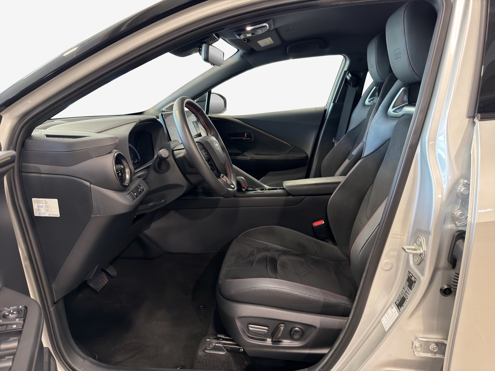 TOYOTA C-HR 2.0 HSD CVT GR Sport 4WD-image-7