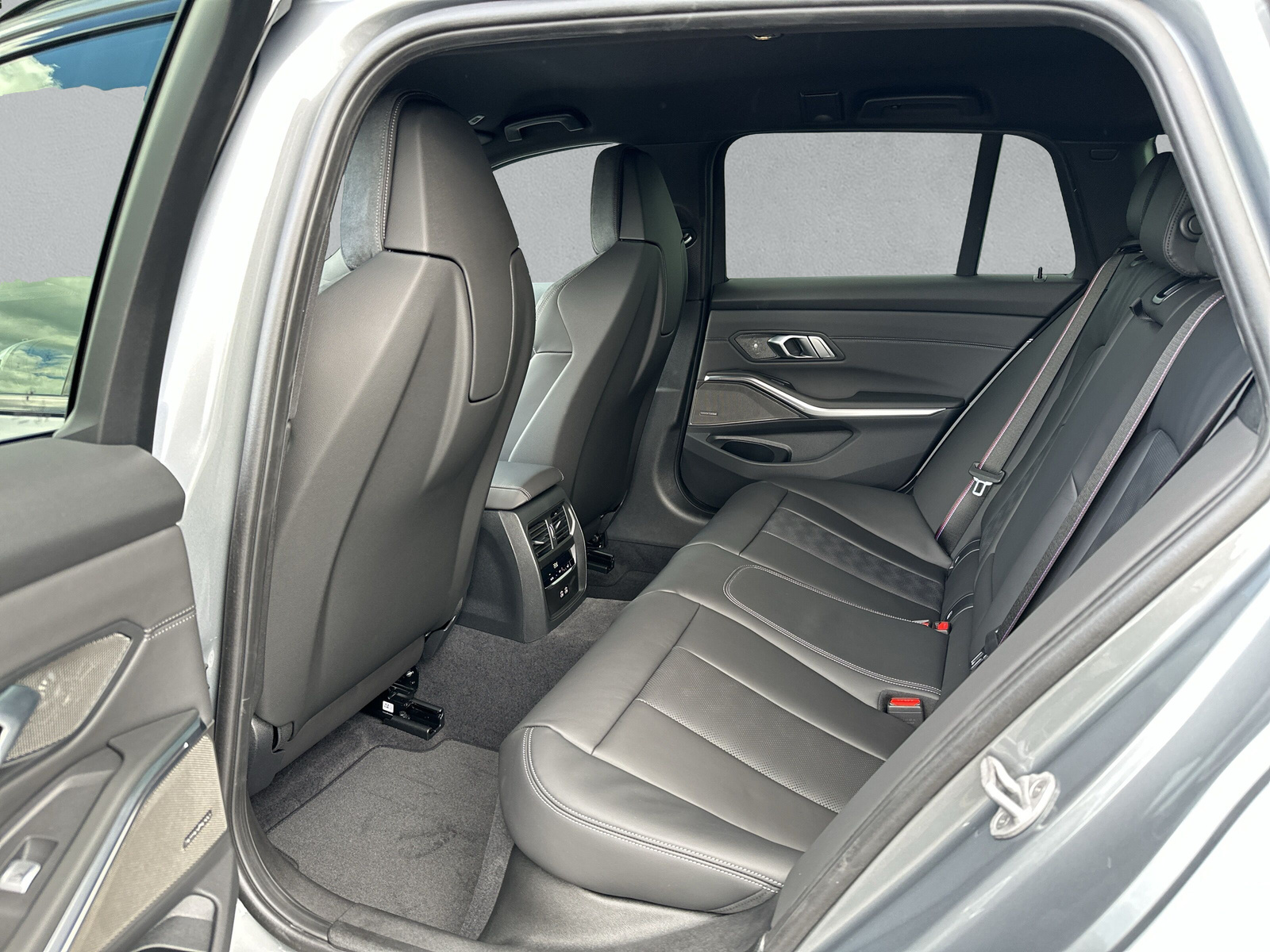 BMW M3 Touring xDrive Competition M**Action de leasing à 1.9%**-image-11
