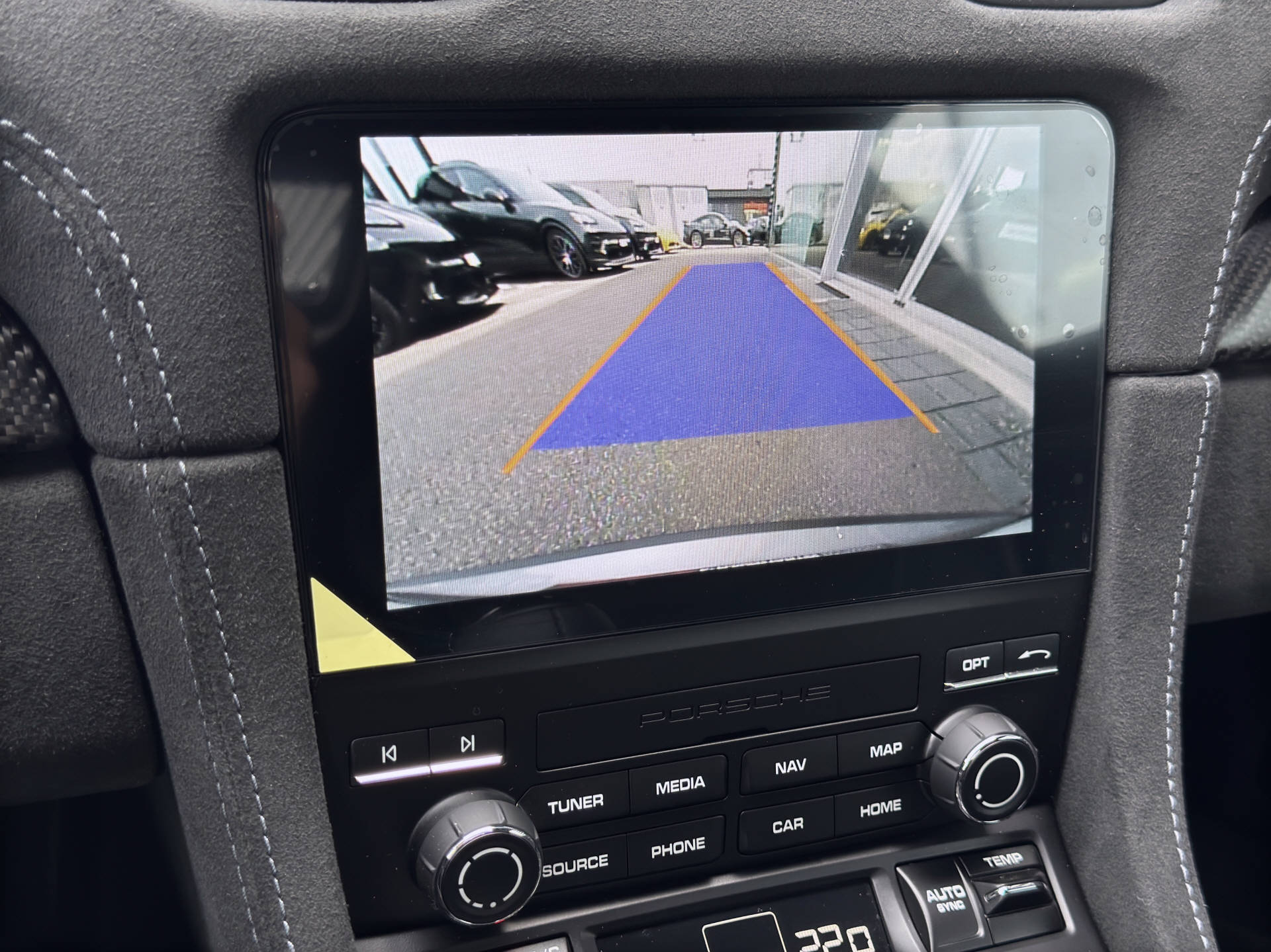 PORSCHE 718 Spyder RS-image-9