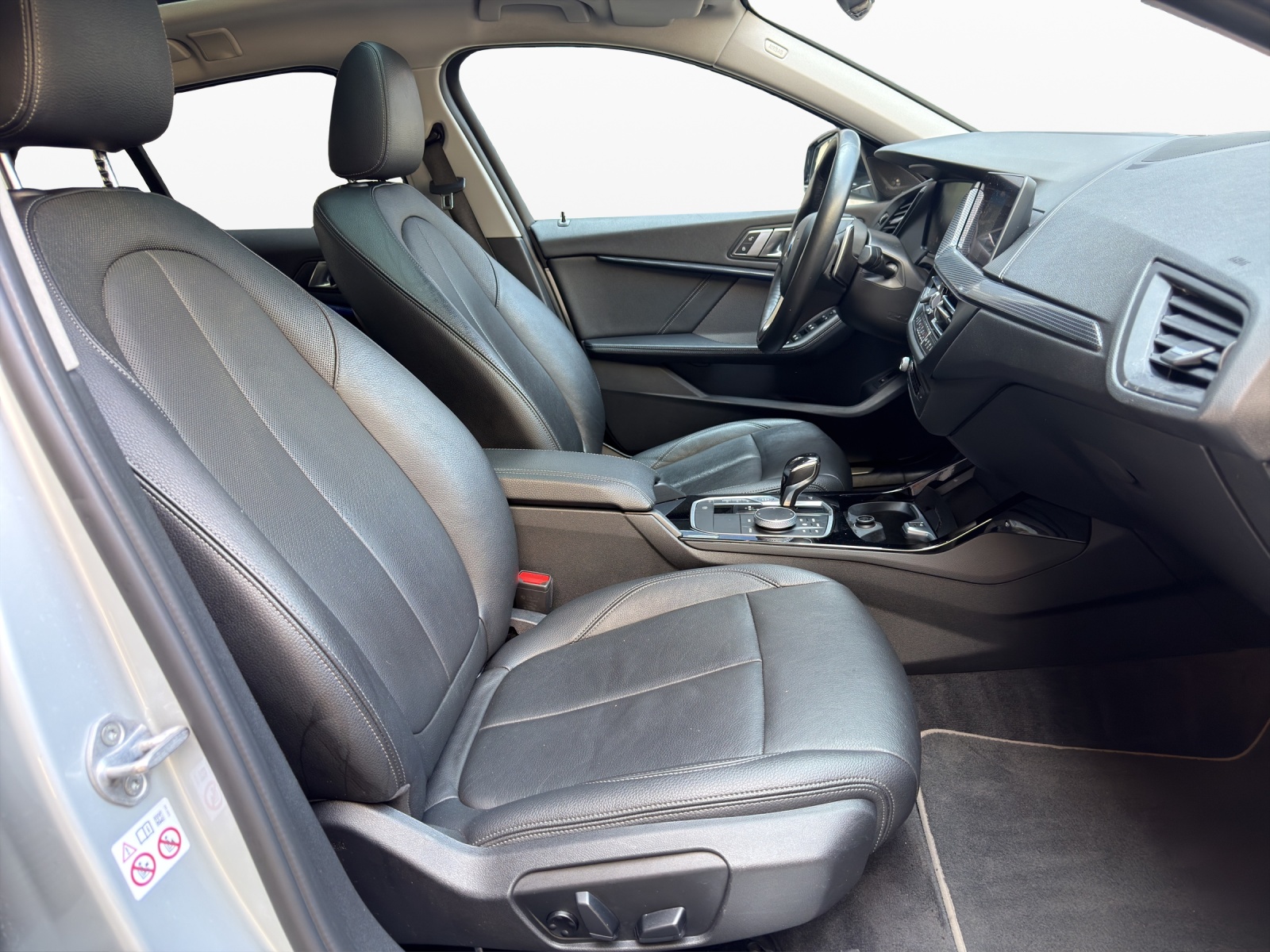 BMW 120d xDrive Steptronic Luxury Line-image-14
