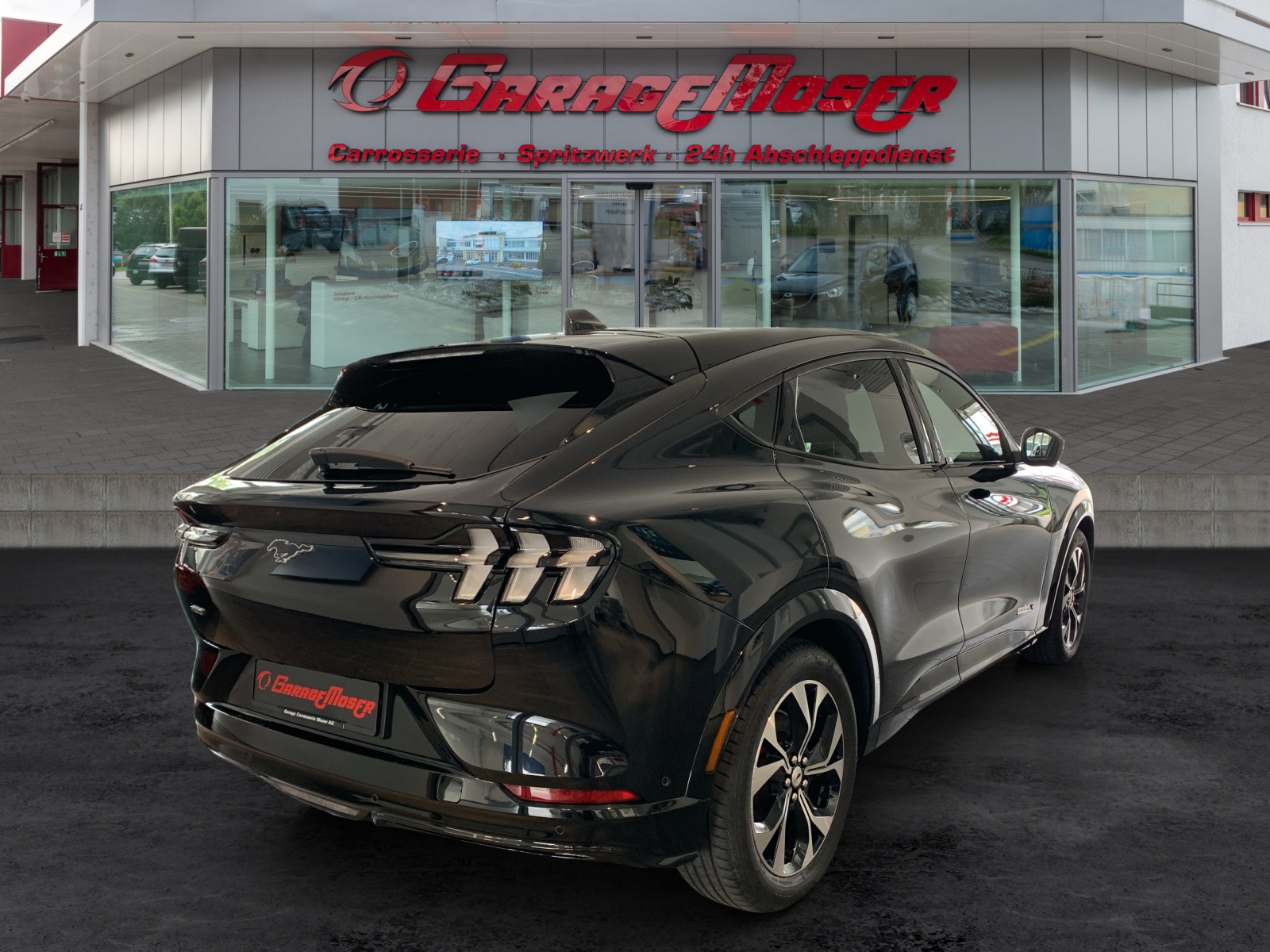 FORD Mustang Mach-E Premium AWD-image-4