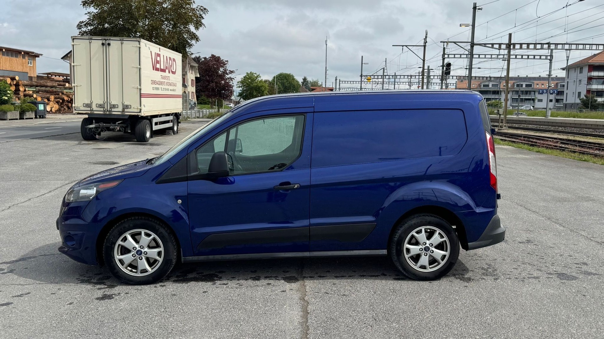 FORD Transit Connect Van T200 1.0 EcoBoost Ambiente-image-3