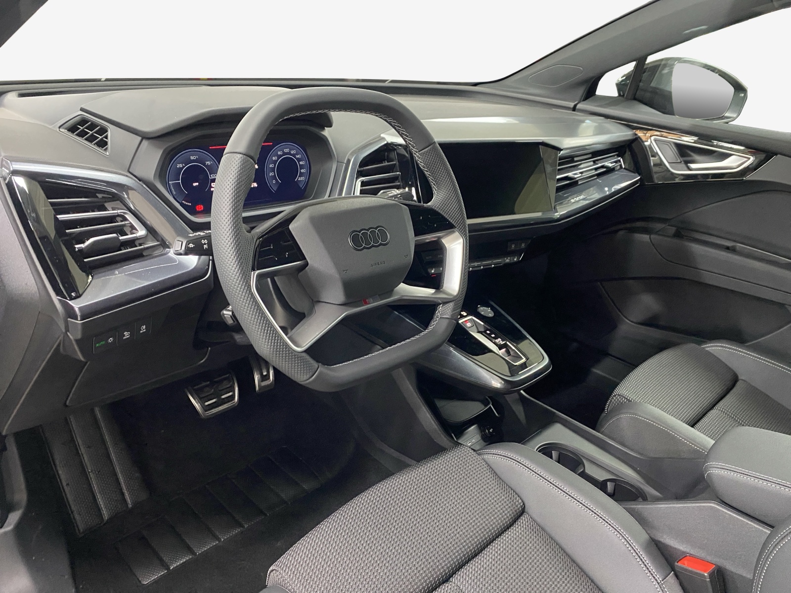 AUDI Q4 e-tron 45 Edition Swiss Ski quattro-image-14