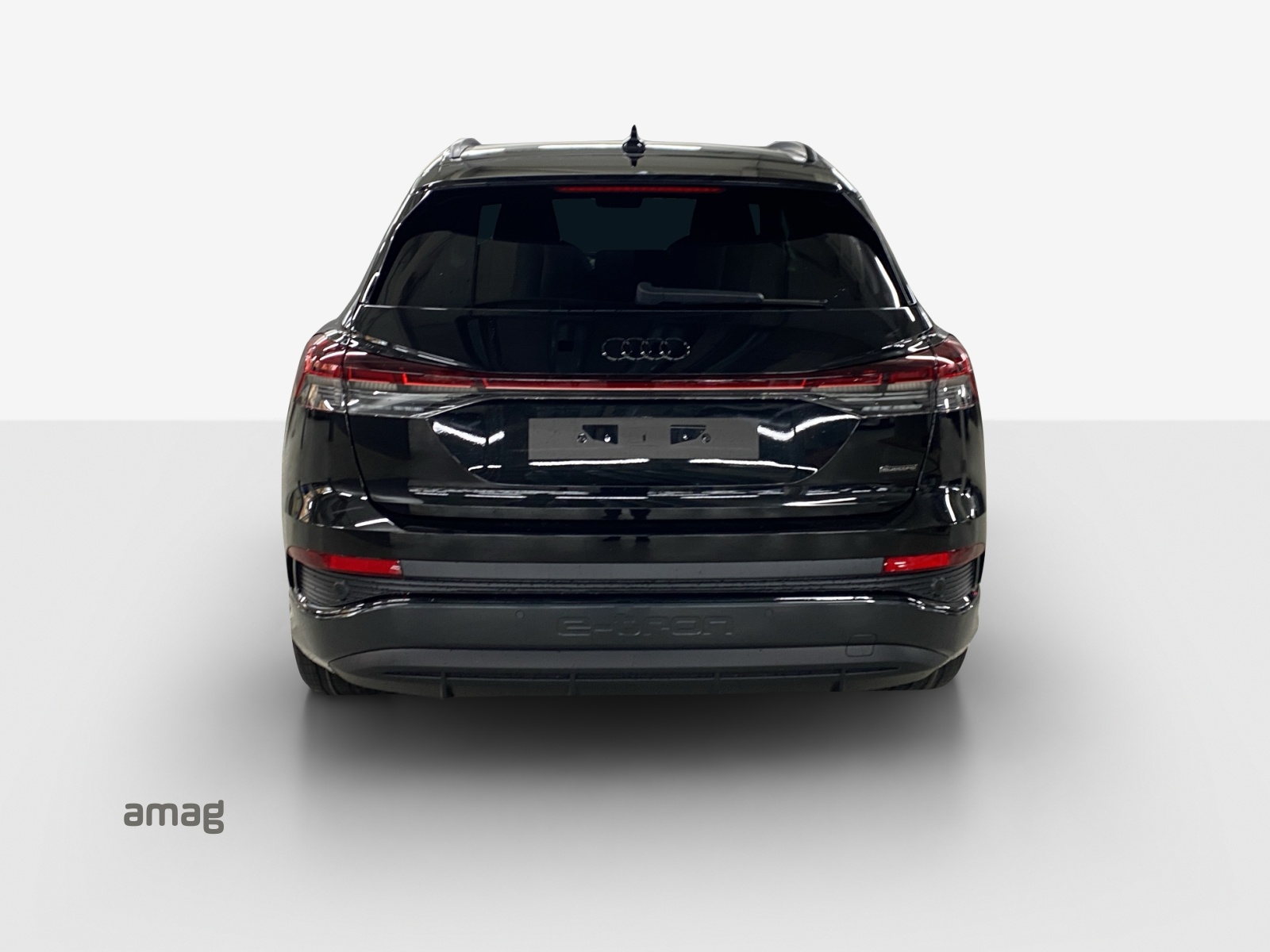 AUDI Q4 e-tron 45 Edition Swiss Ski quattro-image-3