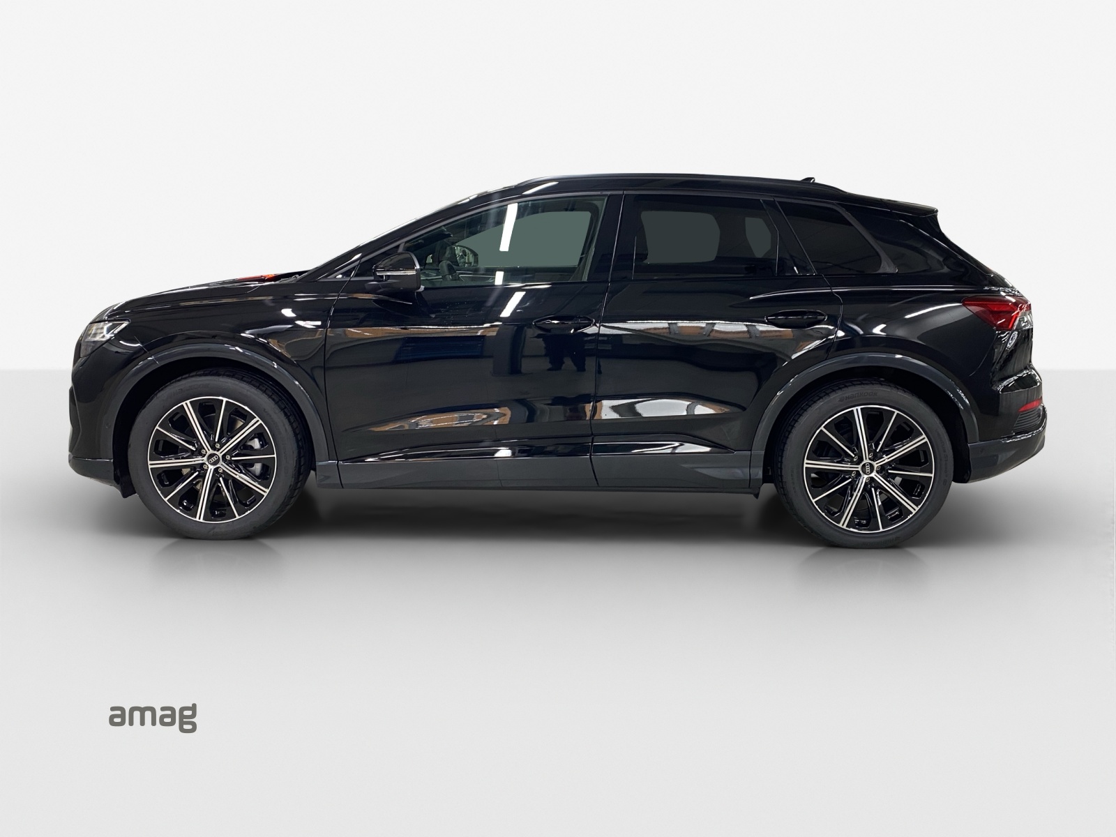 AUDI Q4 e-tron 45 Edition Swiss Ski quattro-image-1
