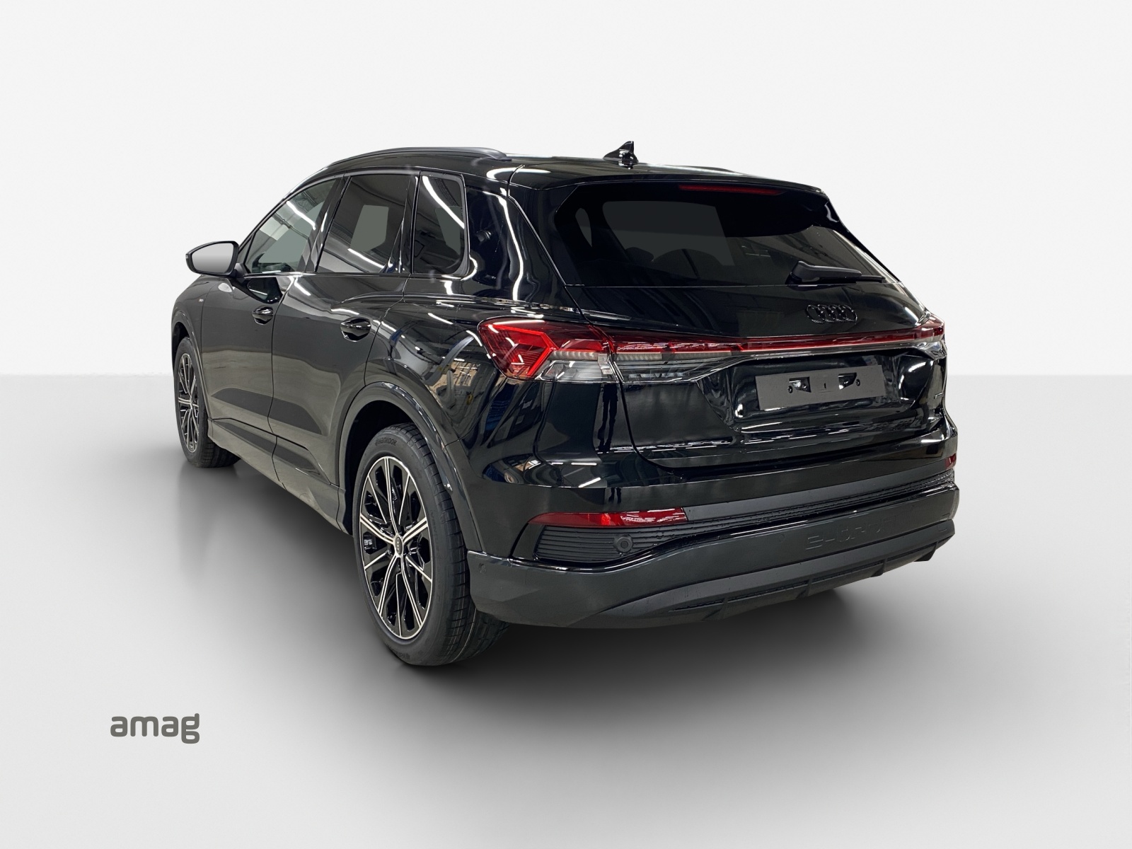 AUDI Q4 e-tron 45 Edition Swiss Ski quattro-image-2