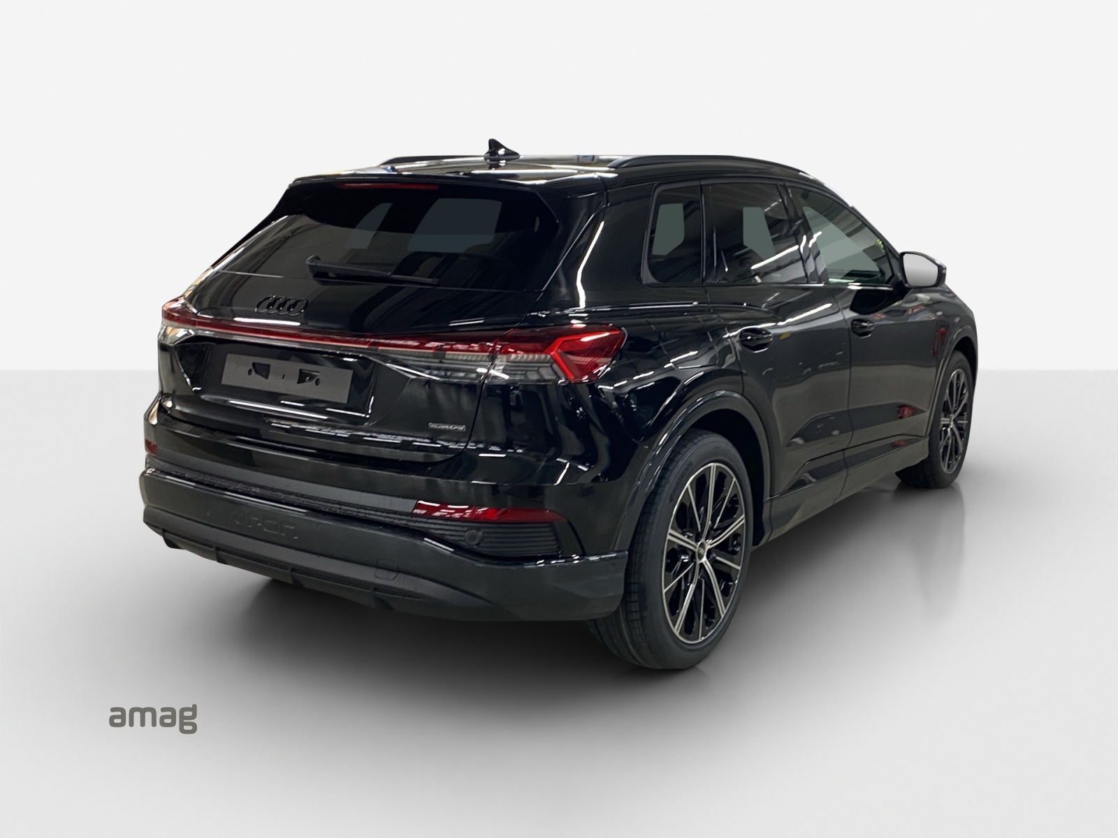 AUDI Q4 e-tron 45 Edition Swiss Ski quattro-image-4