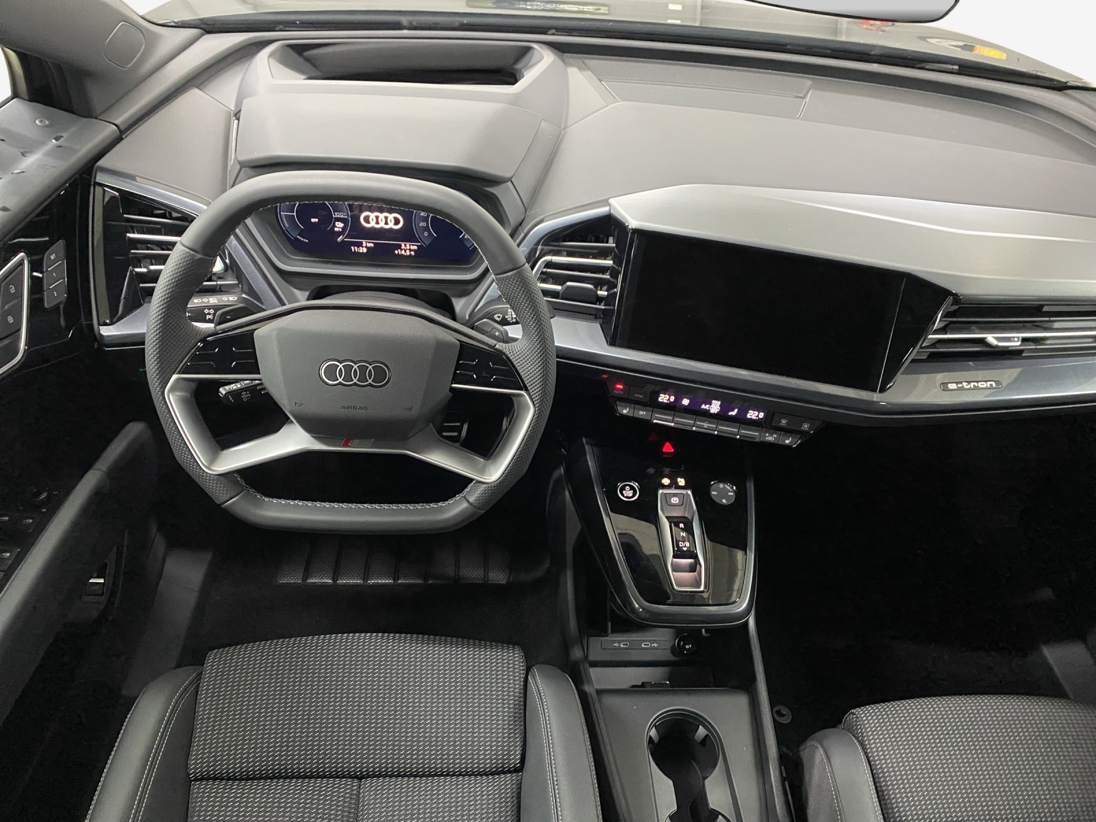 AUDI Q4 e-tron 45 Edition Swiss Ski quattro-image-8