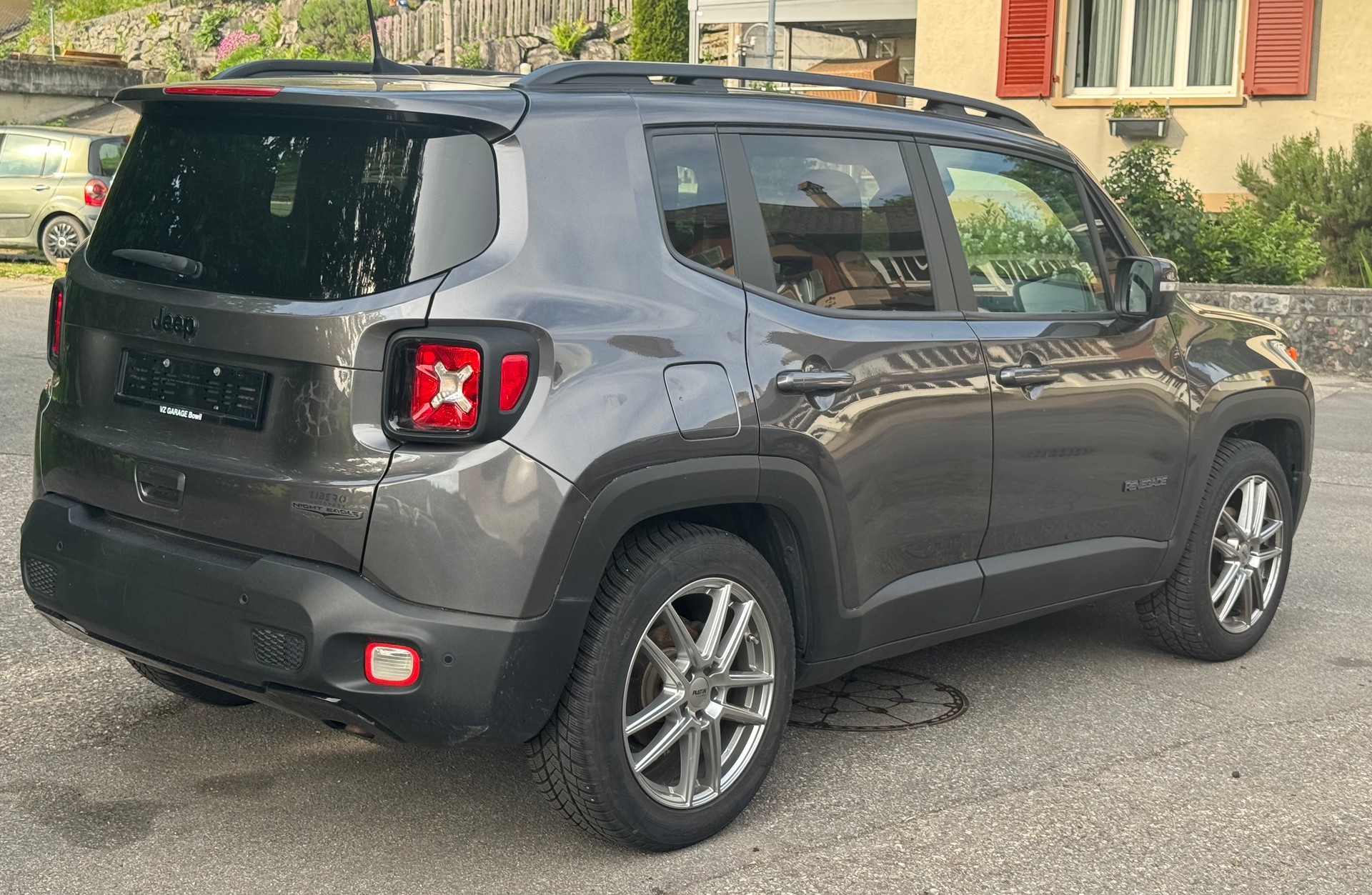 JEEP Renegade 1.4 Turbo Street Edition-image-4