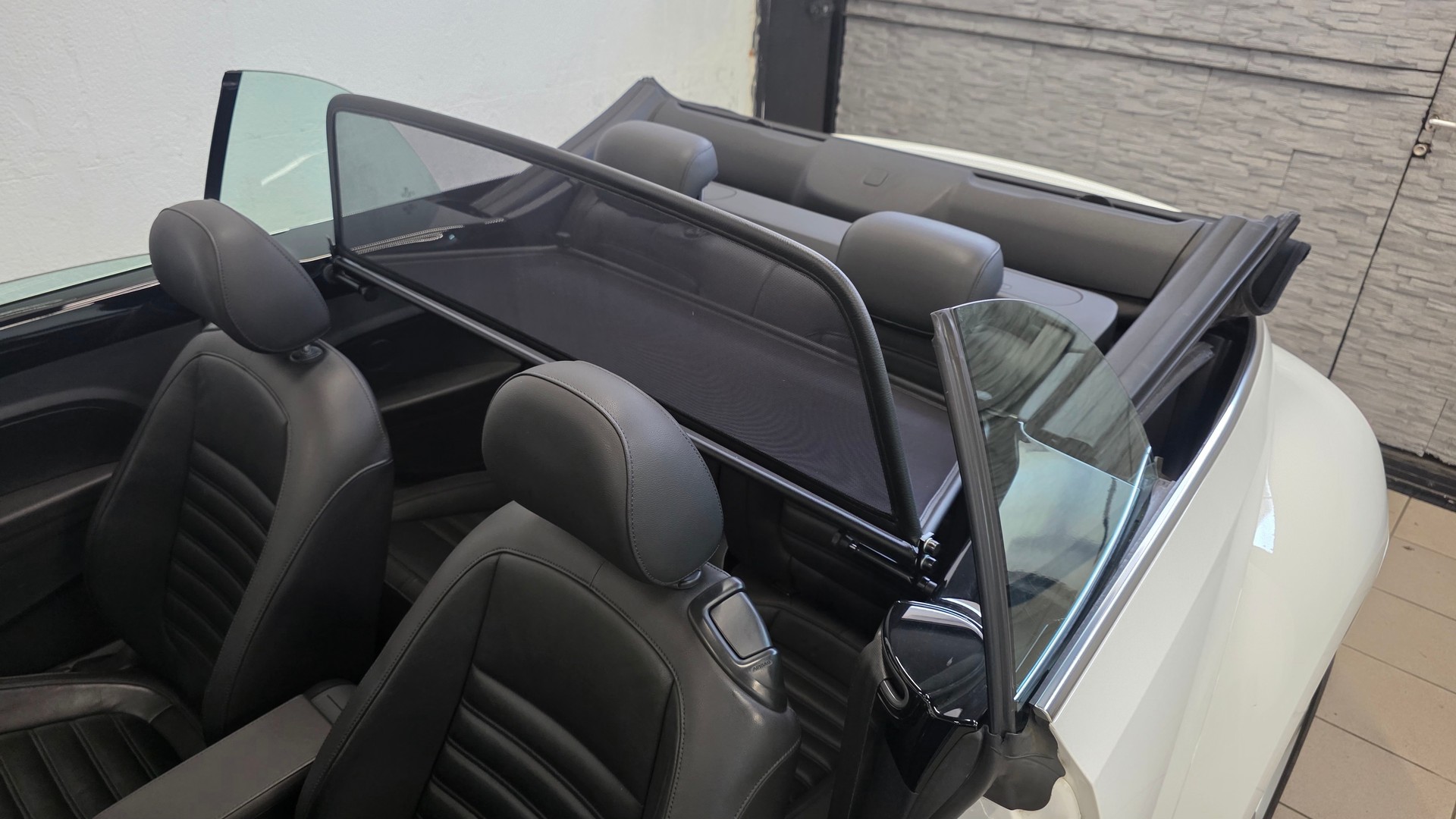 VW Beetle Cabrio 1.4 TSI Design DSG-image-9